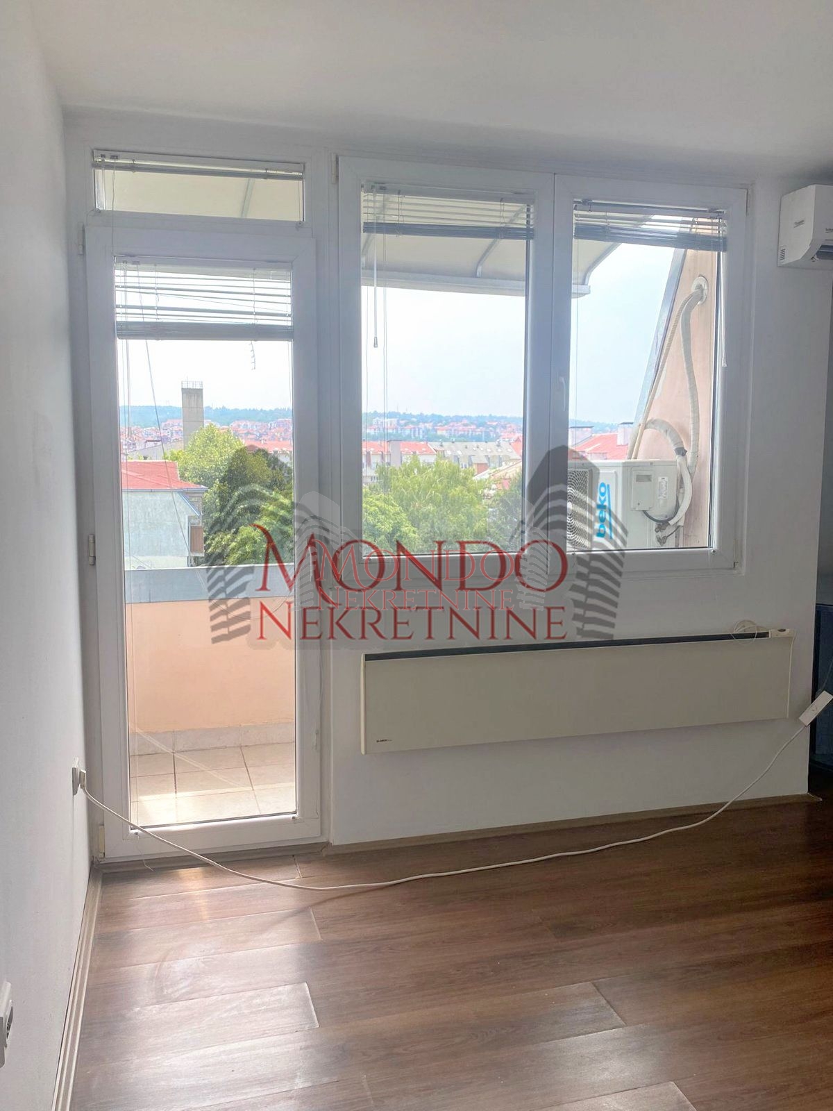 Jednoiposoban stan kod Medicinskog fakulteta