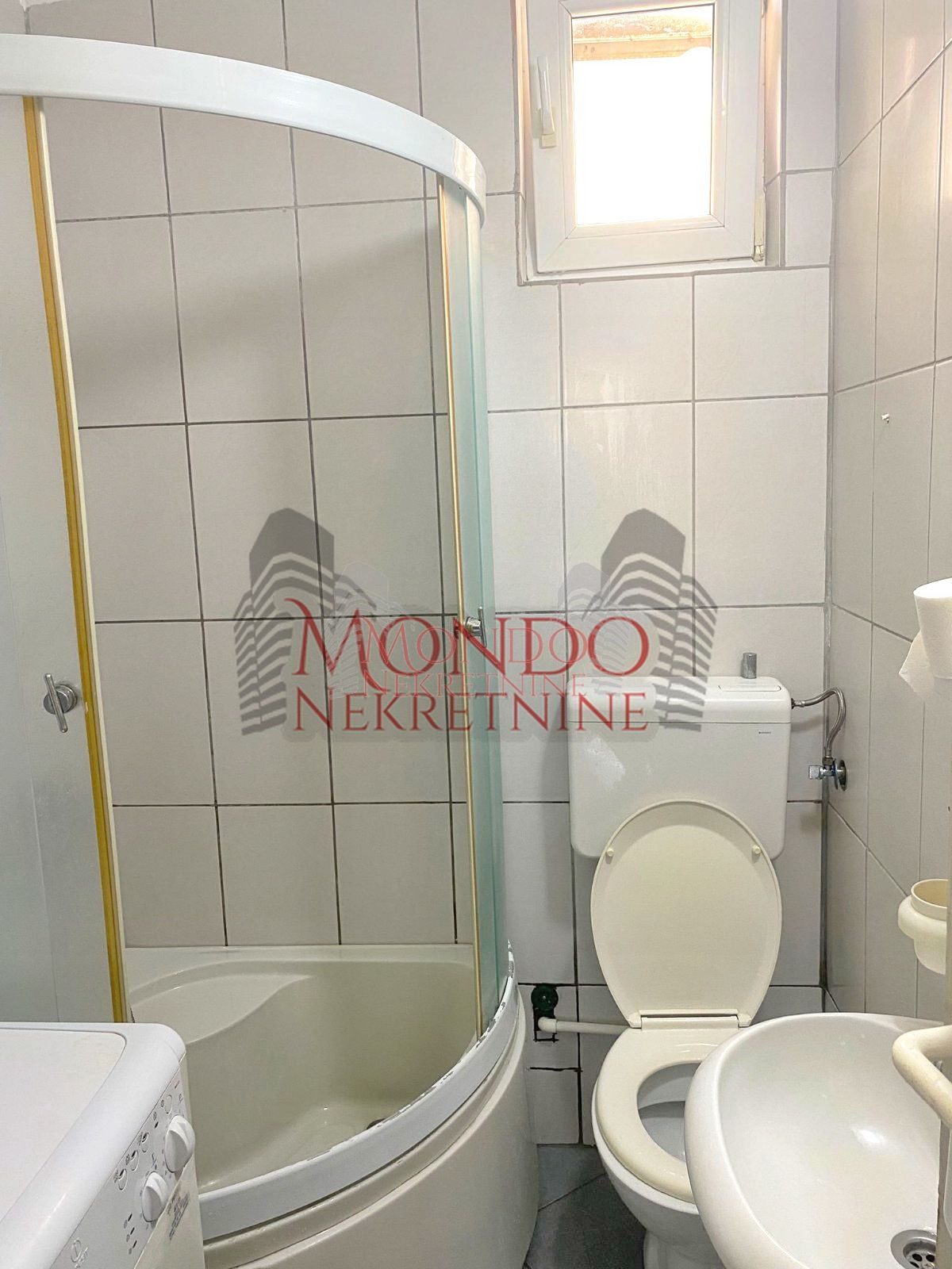 Jednoiposoban stan kod Medicinskog fakulteta