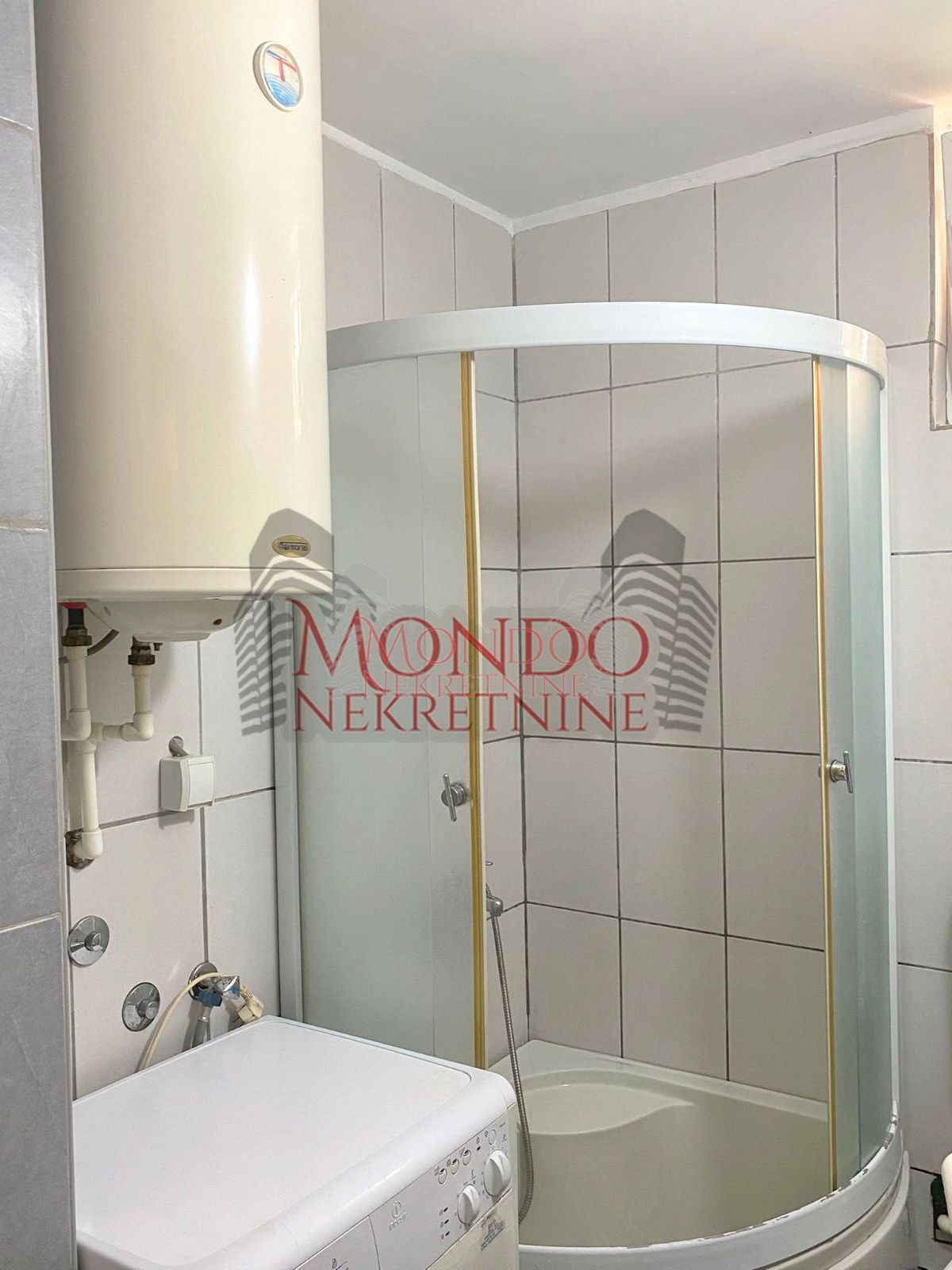 Jednoiposoban stan kod Medicinskog fakulteta