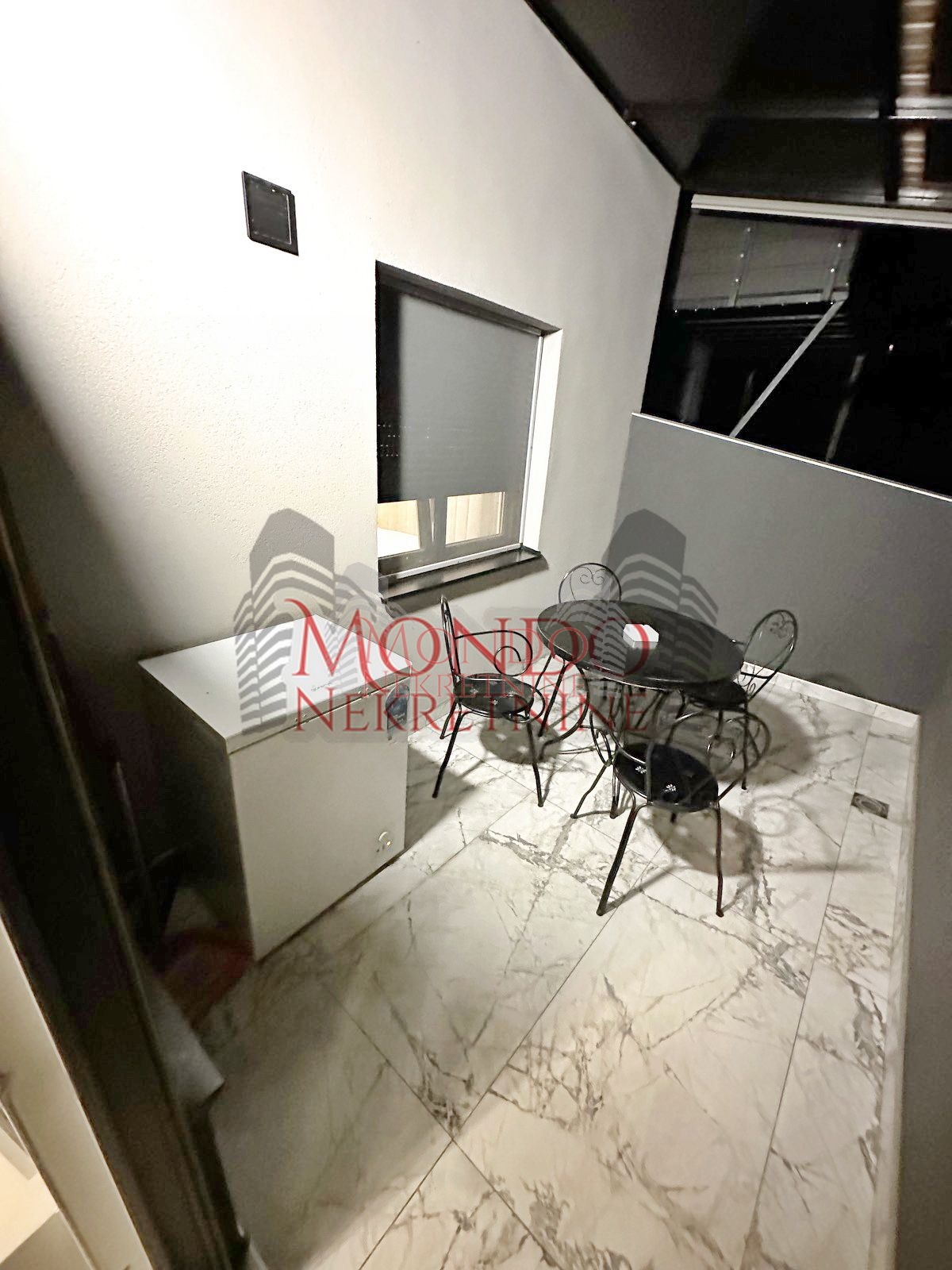 Lux jednoiposoban stan kod Čaira