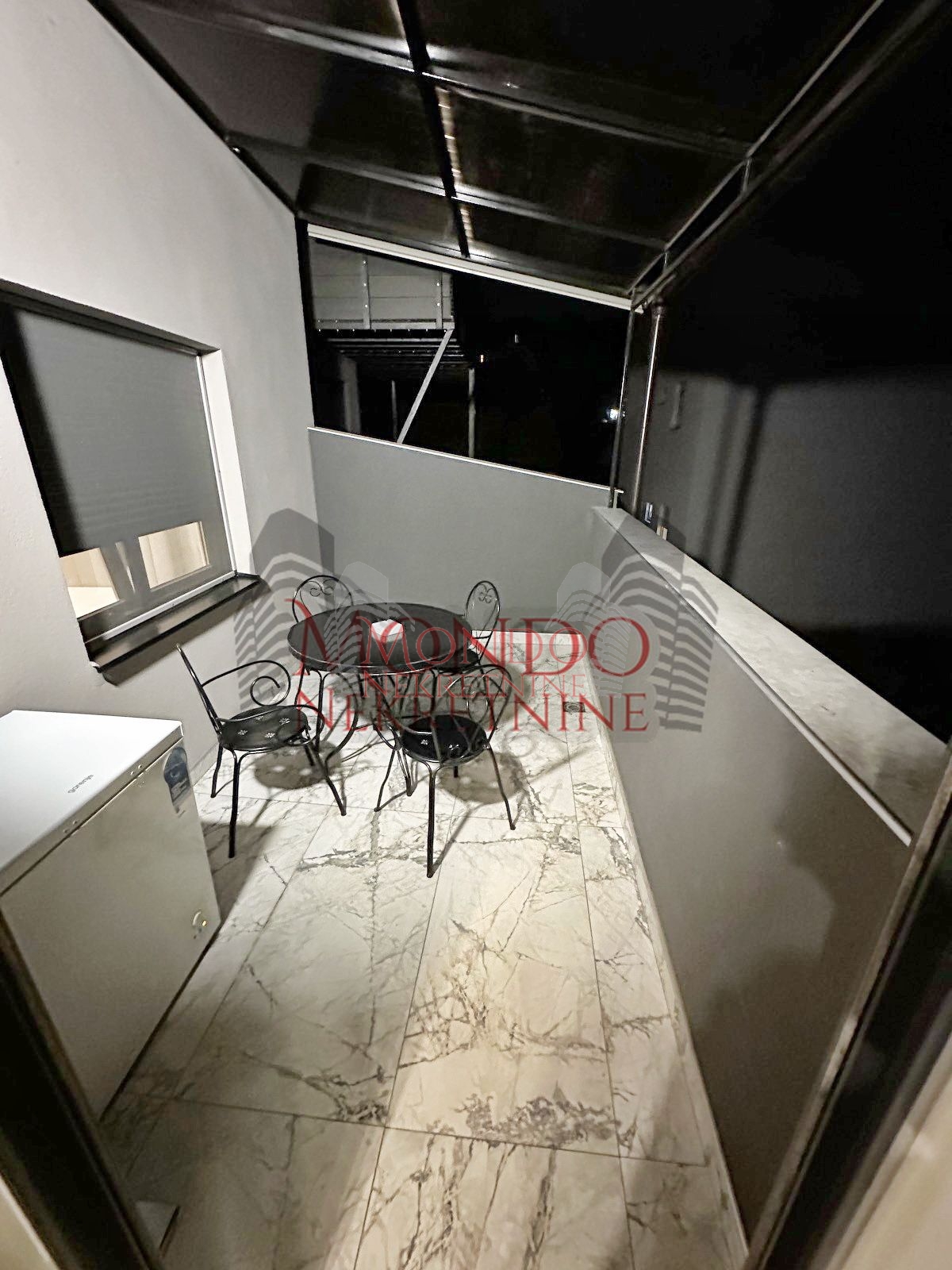 Lux jednoiposoban stan kod Čaira