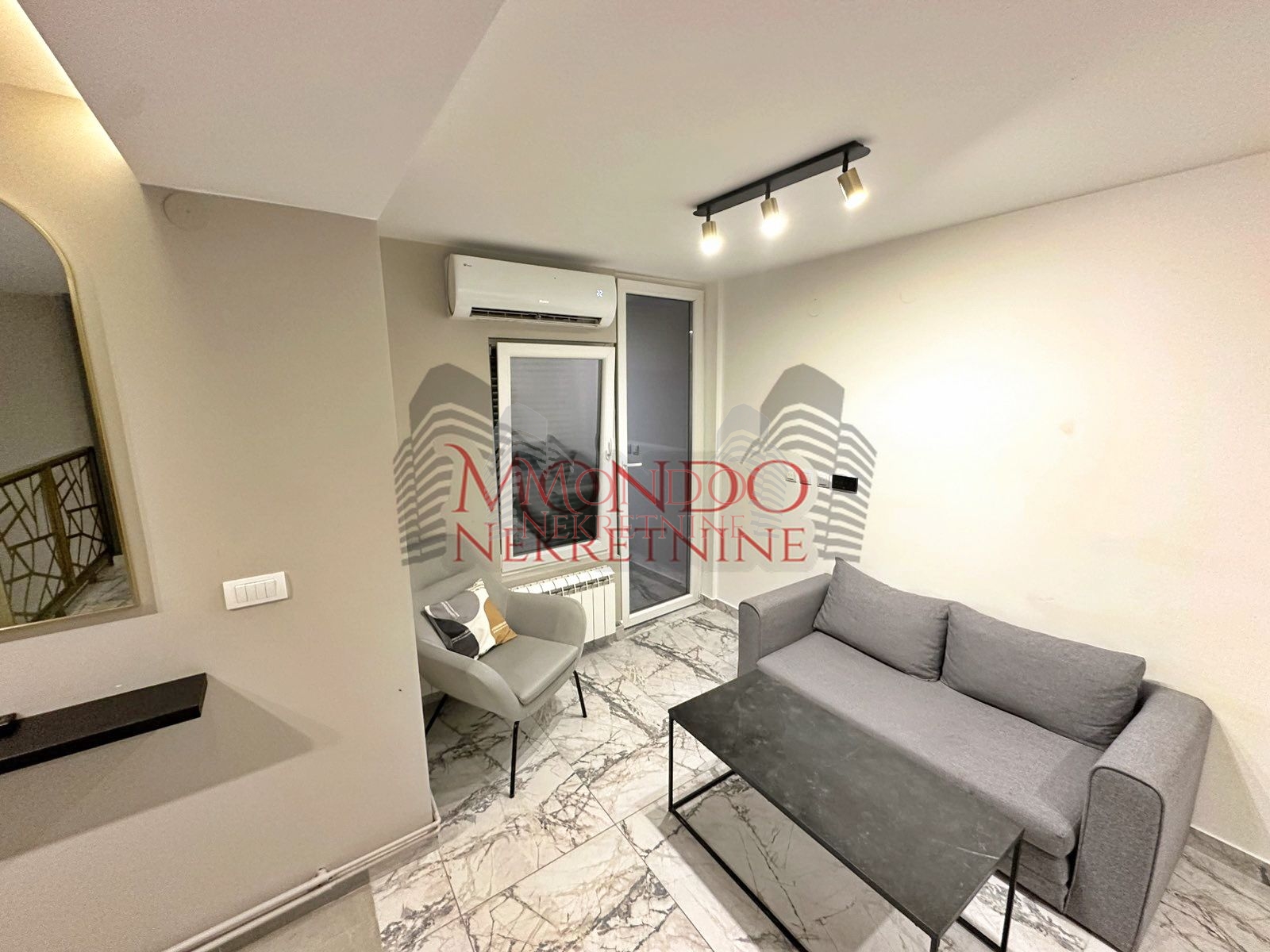 Lux jednoiposoban stan kod Čaira