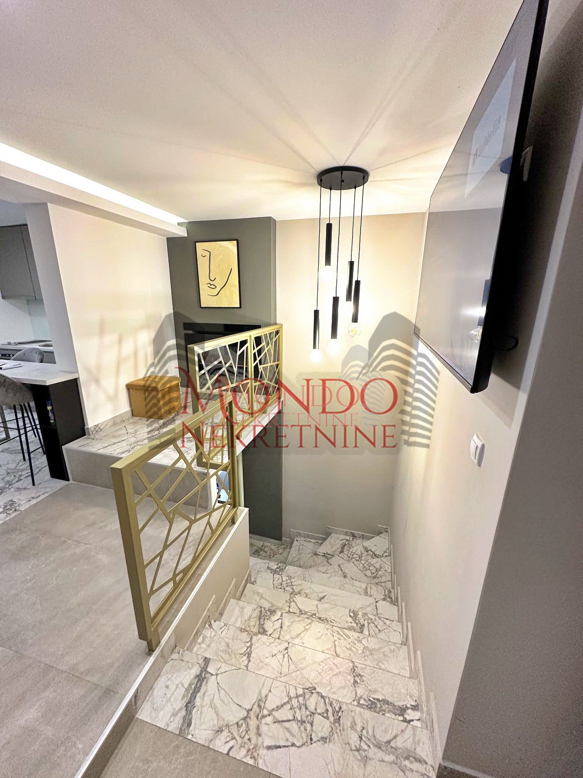 Lux jednoiposoban stan kod Čaira