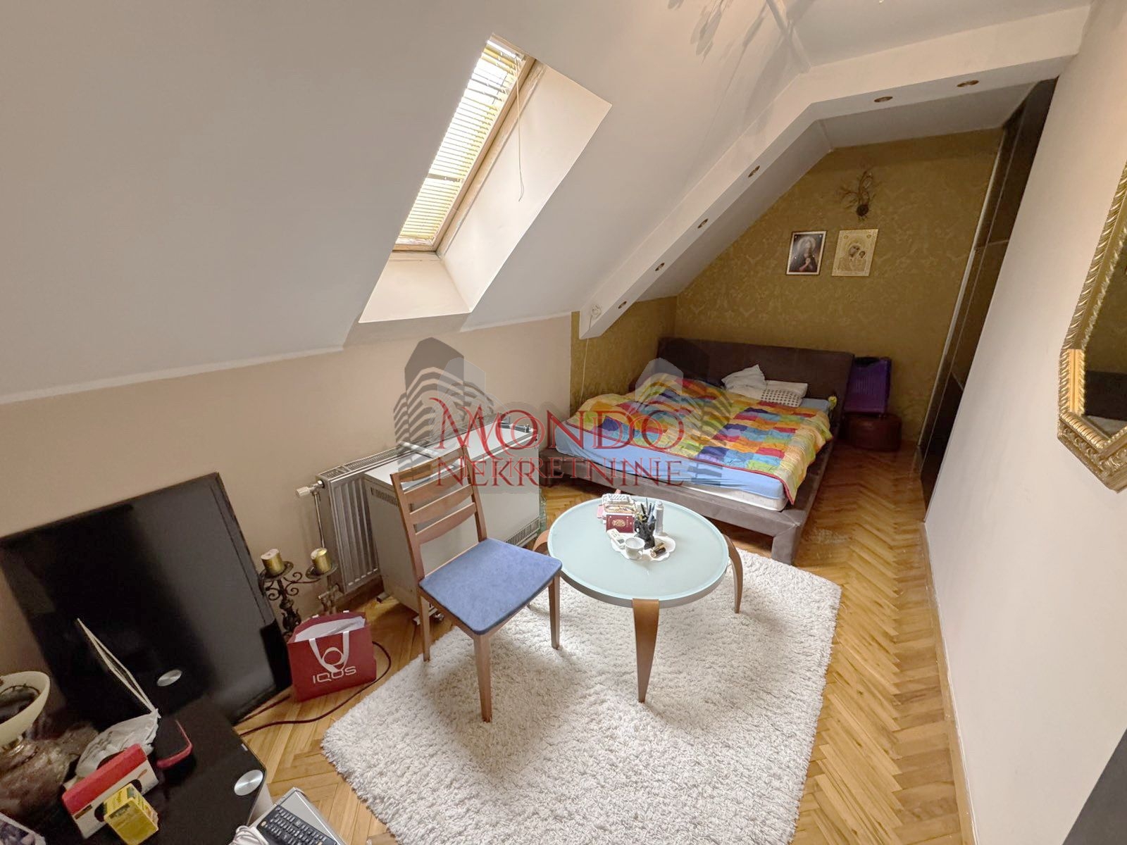 Trosoban stan u blizini Crvenog pevca, ul Dragise Cvetkovica