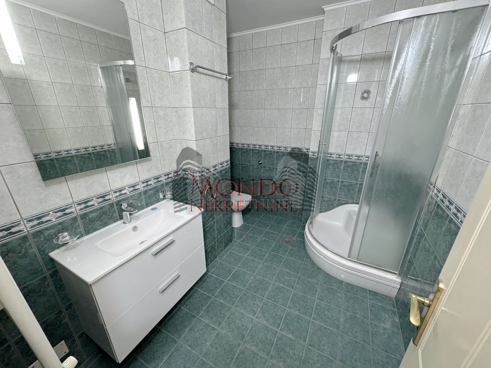 Trosoban stan u samom centru grada iza Foruma