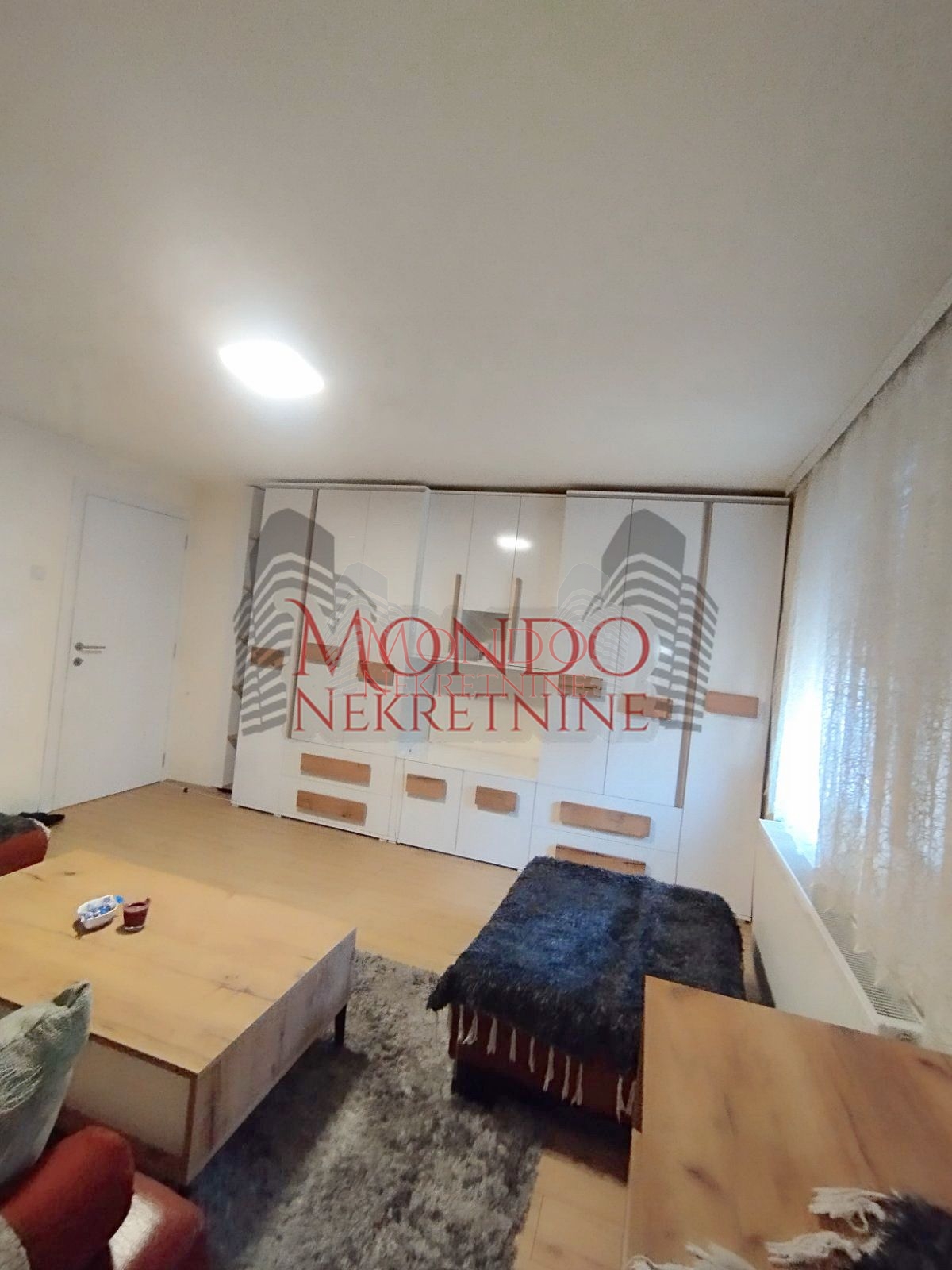 Dvosoban stan u blizini parka Svetog Save