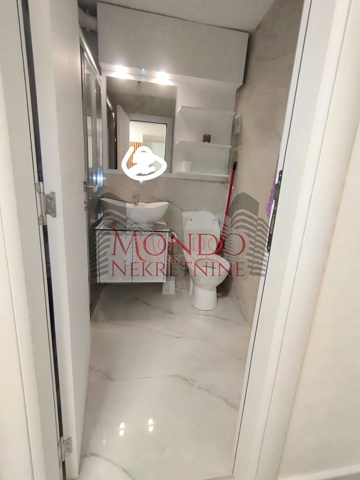 Dvosoban stan u blizini parka Svetog Save