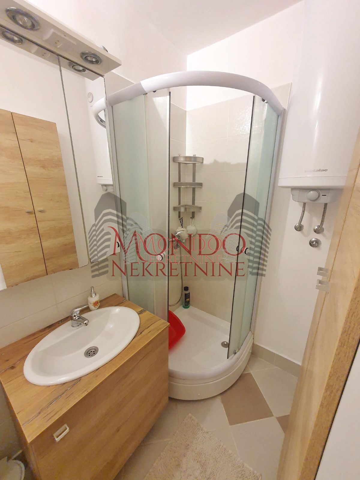 Trosoban stan kod Gradske bolnice