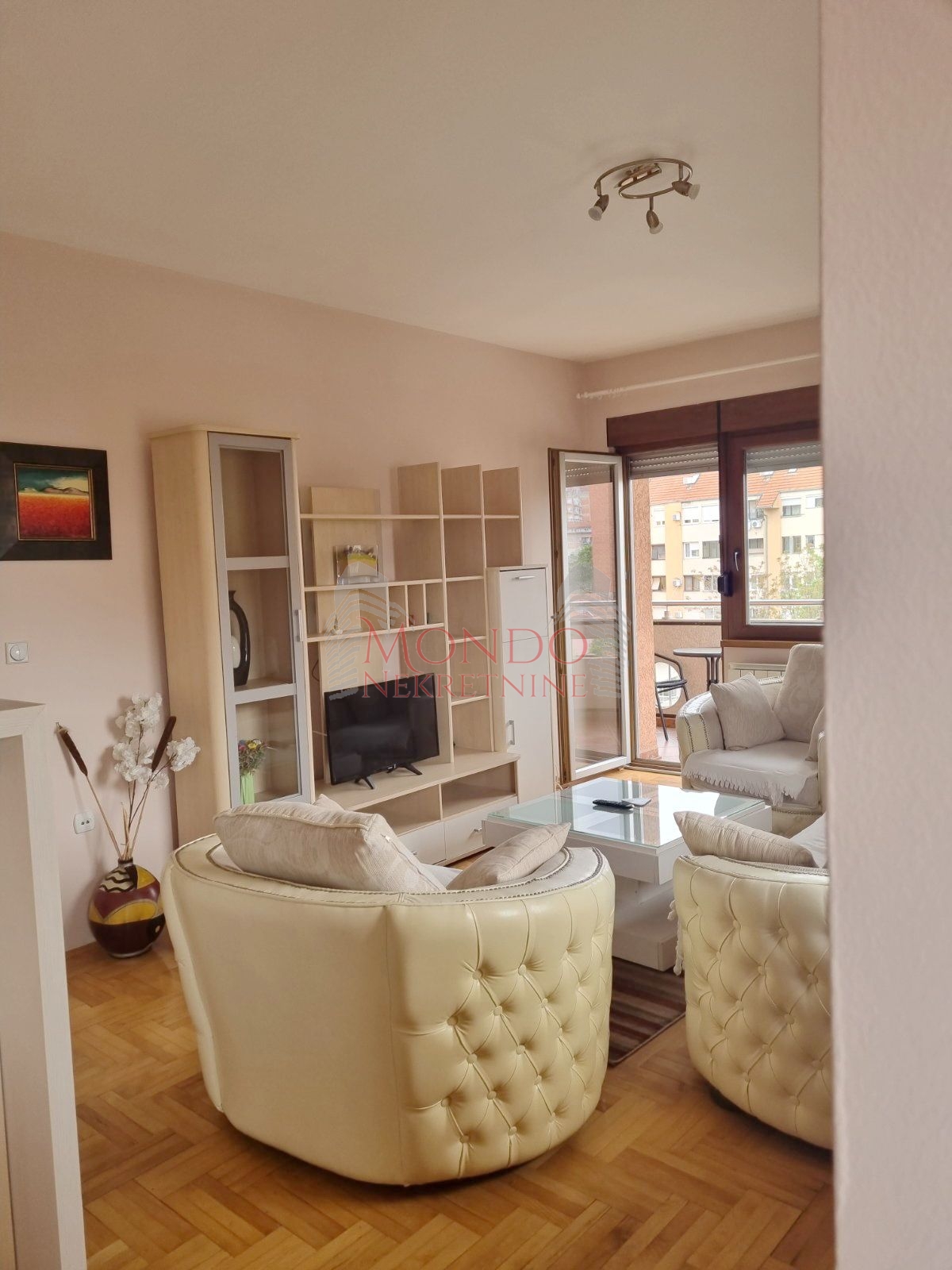 Izdaje se odlican dvosoban stan u blizini Doma zdravlja