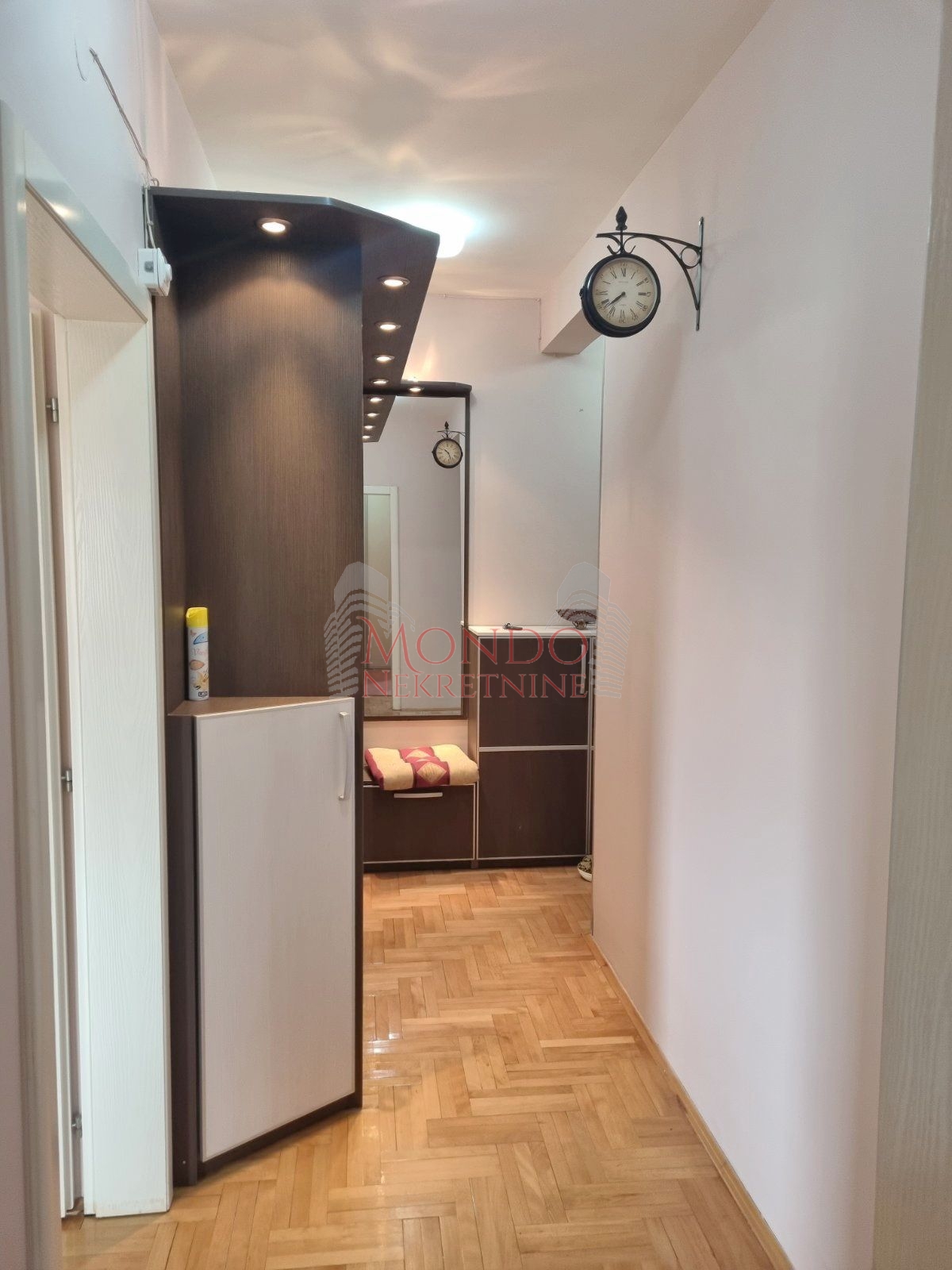 Izdaje se odlican dvosoban stan u blizini Doma zdravlja