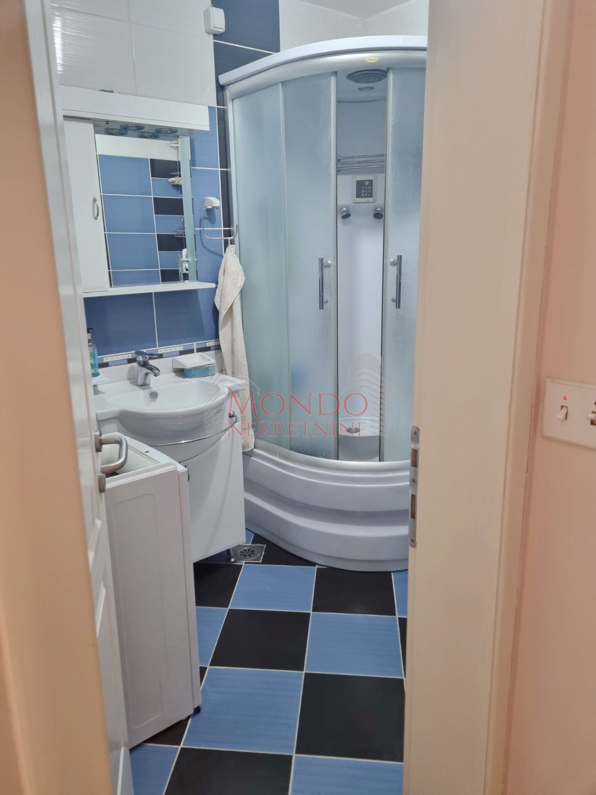 Izdaje se odlican dvosoban stan u blizini Doma zdravlja