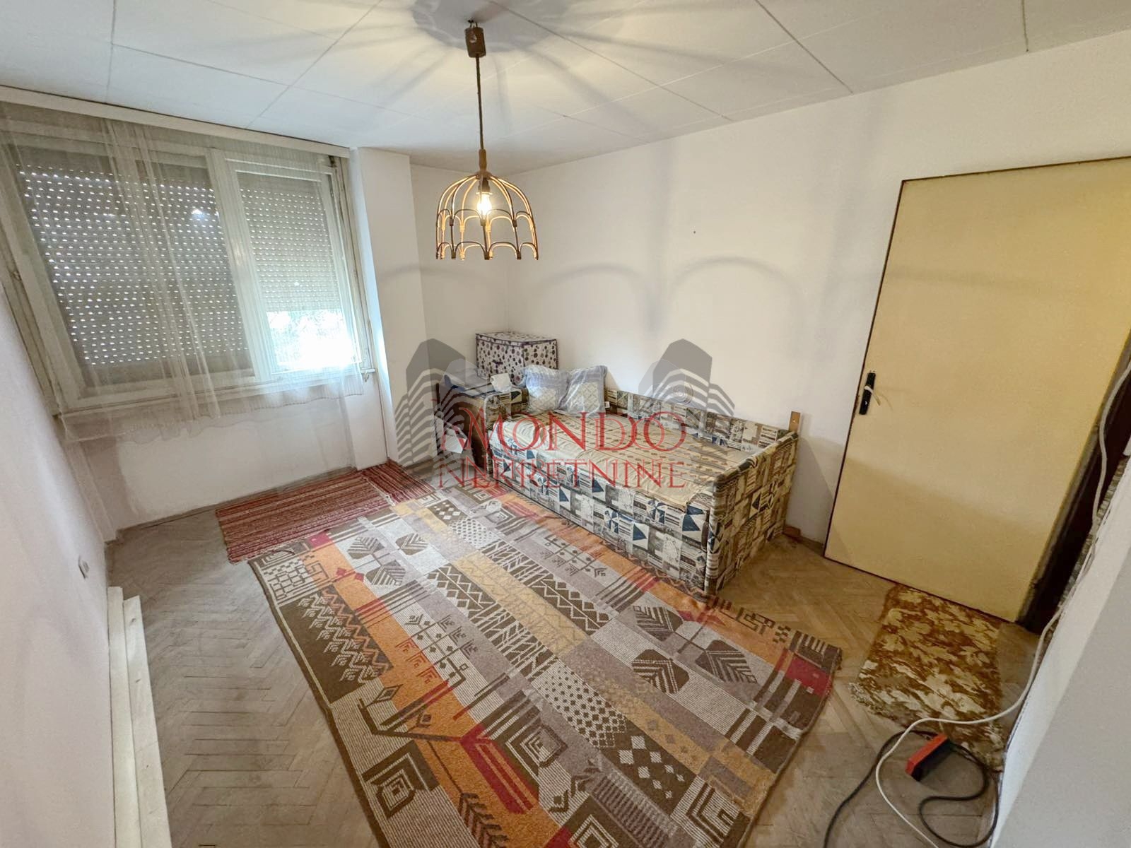 Dvosoban stan u Knjazevackoj ulici preko puta os Mika Antic