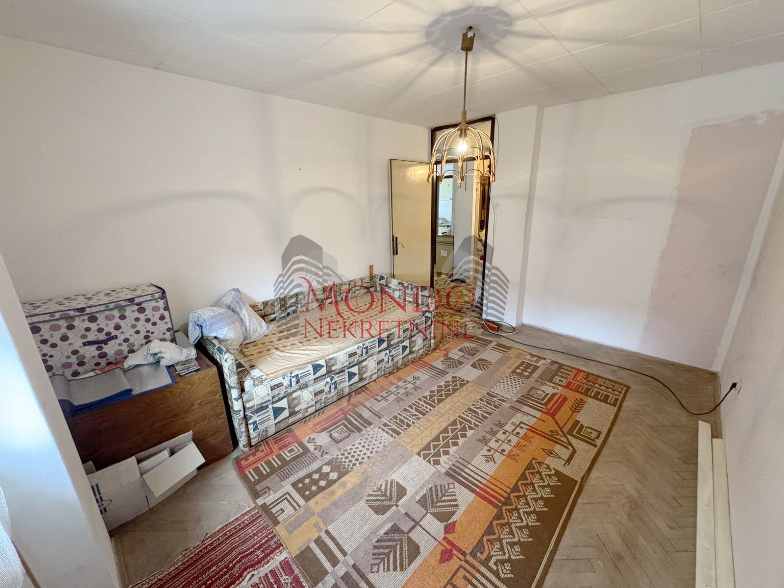 Dvosoban stan u Knjazevackoj ulici preko puta os Mika Antic