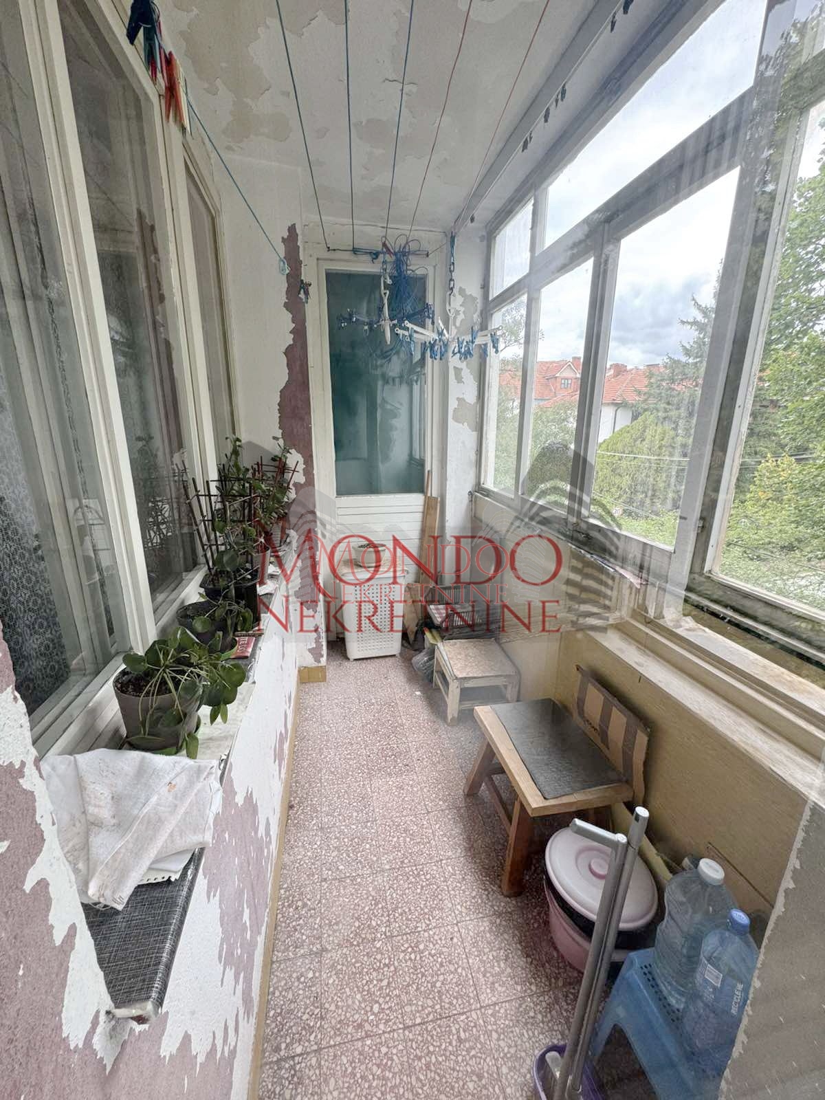 Dvosoban stan u Knjazevackoj ulici preko puta os Mika Antic