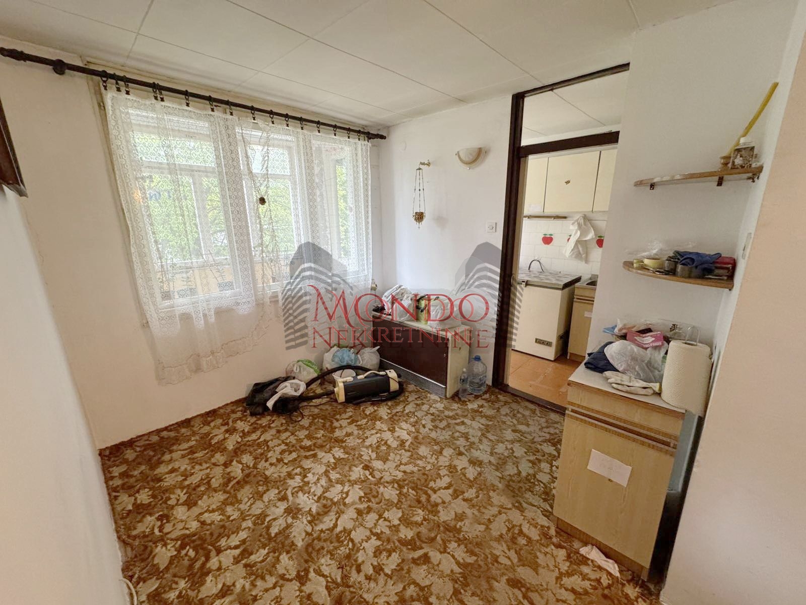 Dvosoban stan u Knjazevackoj ulici preko puta os Mika Antic