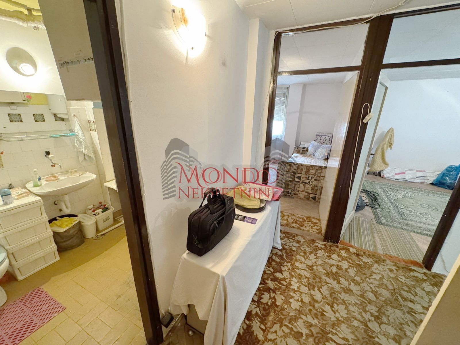 Dvosoban stan u Knjazevackoj ulici preko puta os Mika Antic