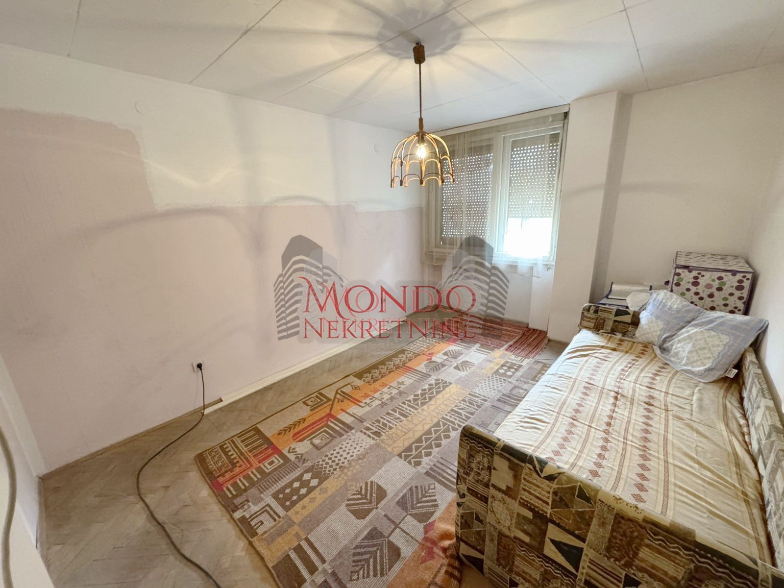 Dvosoban stan u Knjazevackoj ulici preko puta os Mika Antic