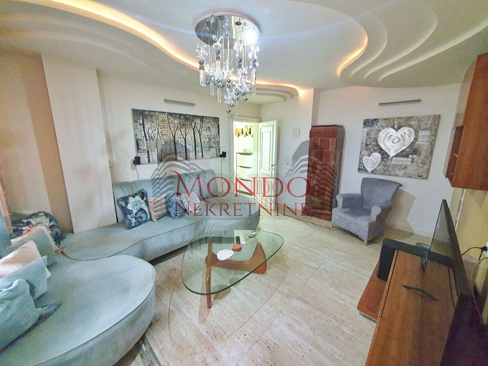 Dvoiposoban stan u epicentri Niša