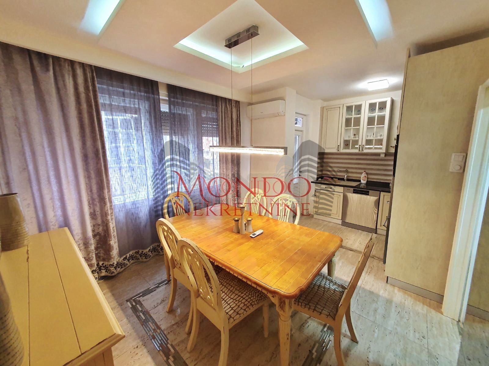 Dvoiposoban stan u epicentri Niša