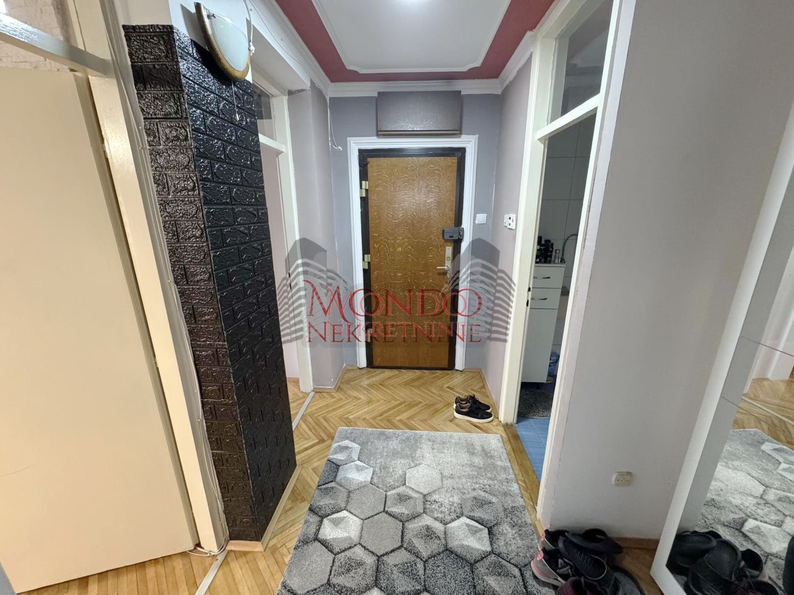 Dvosoban stan kod Bogoslovije, Gabrovacka reka