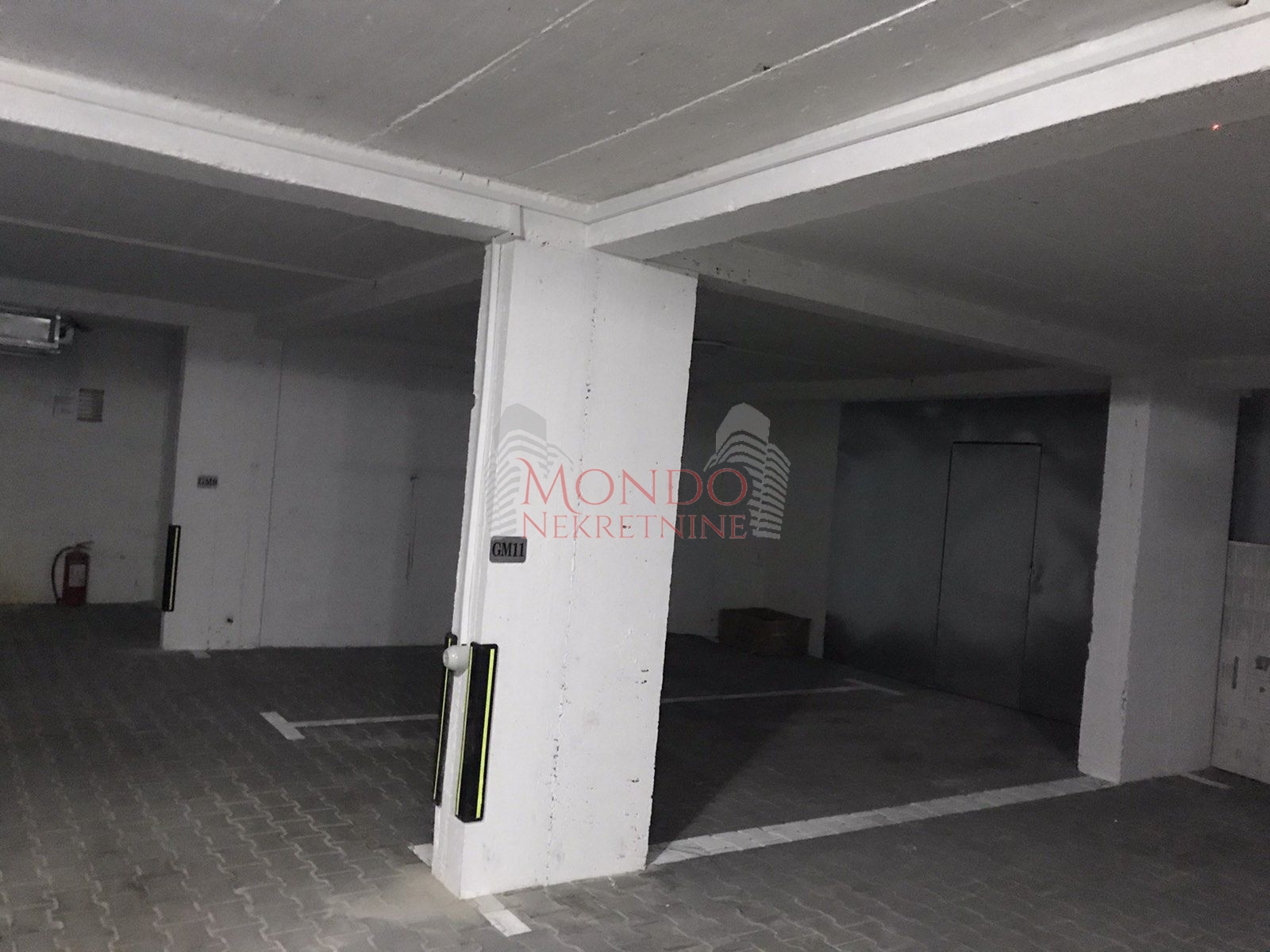 Parking mesto u podzemnoj garazi, novogradnja, Cair, Branislava Nusica