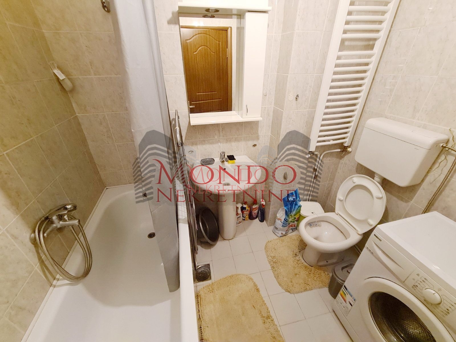 Dvoiposoban stan u novoj zgradi kod Dusanovog bazara, park Cair