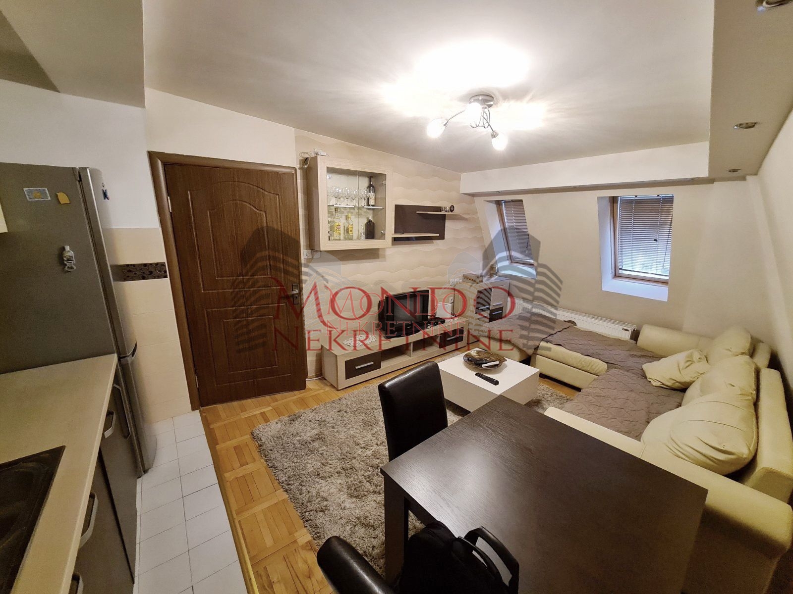 Dvoiposoban stan u novoj zgradi kod Dusanovog bazara, park Cair