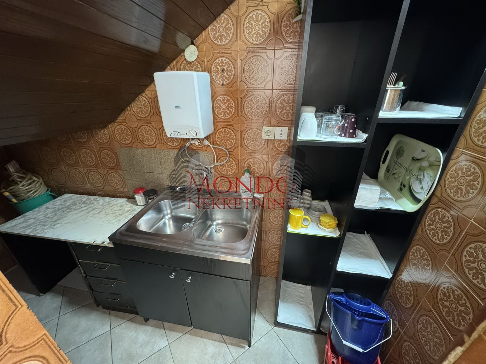 Lokal preko puta Gradske bolnice, ul Zetska