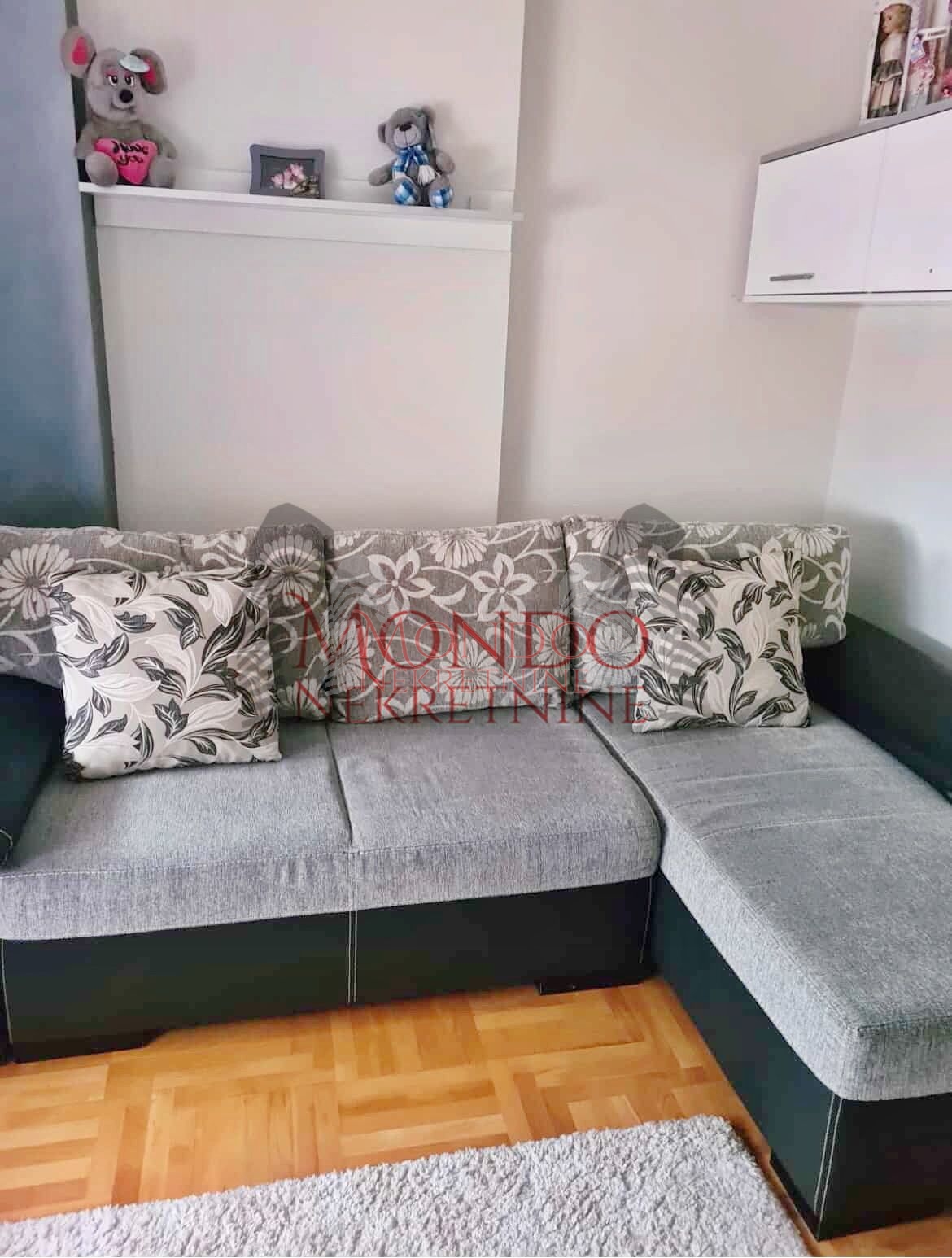 Trosoban stan u Duvaništu