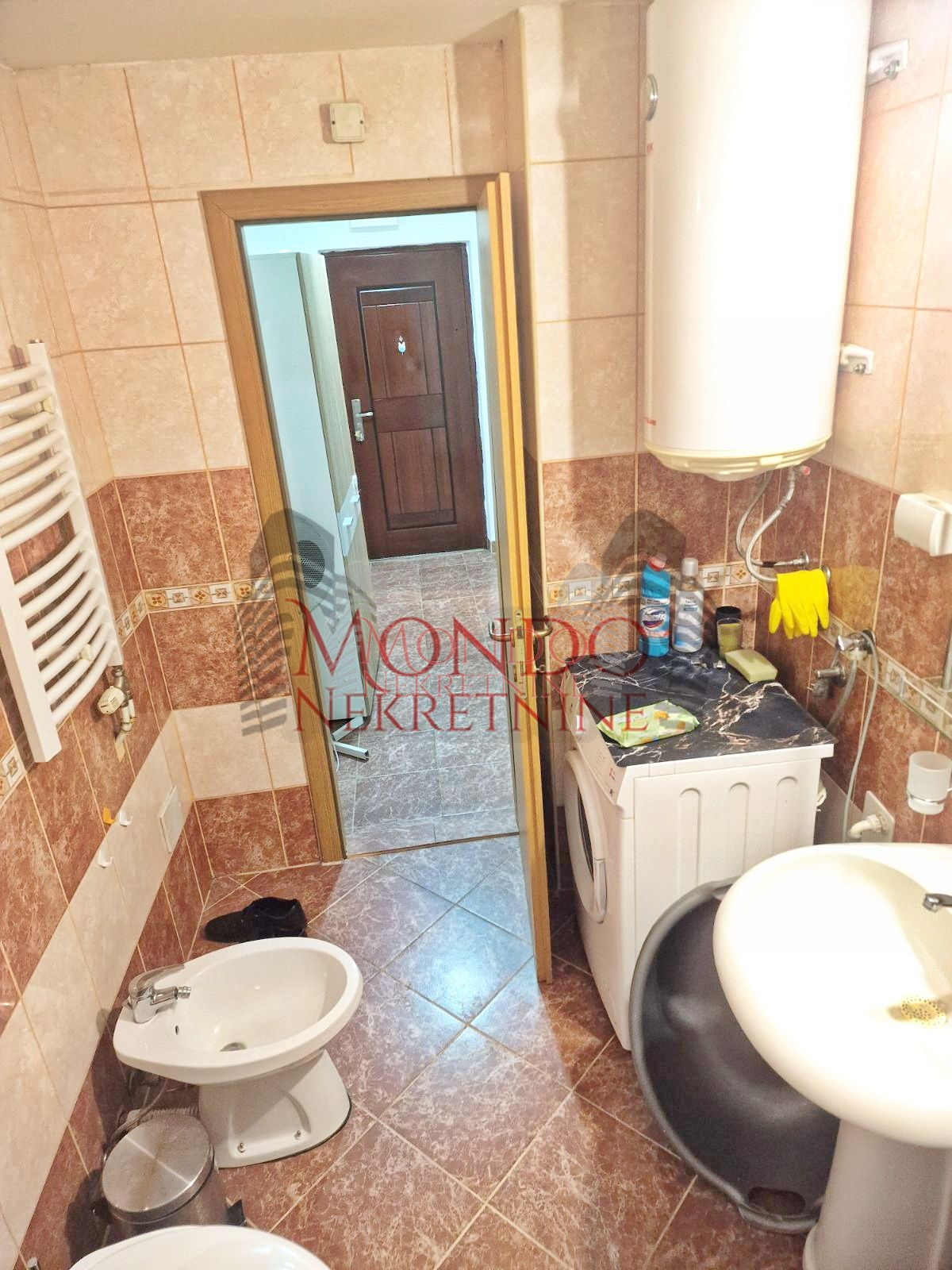 Jednoiposoban stan kod Filozofskog fakulteta