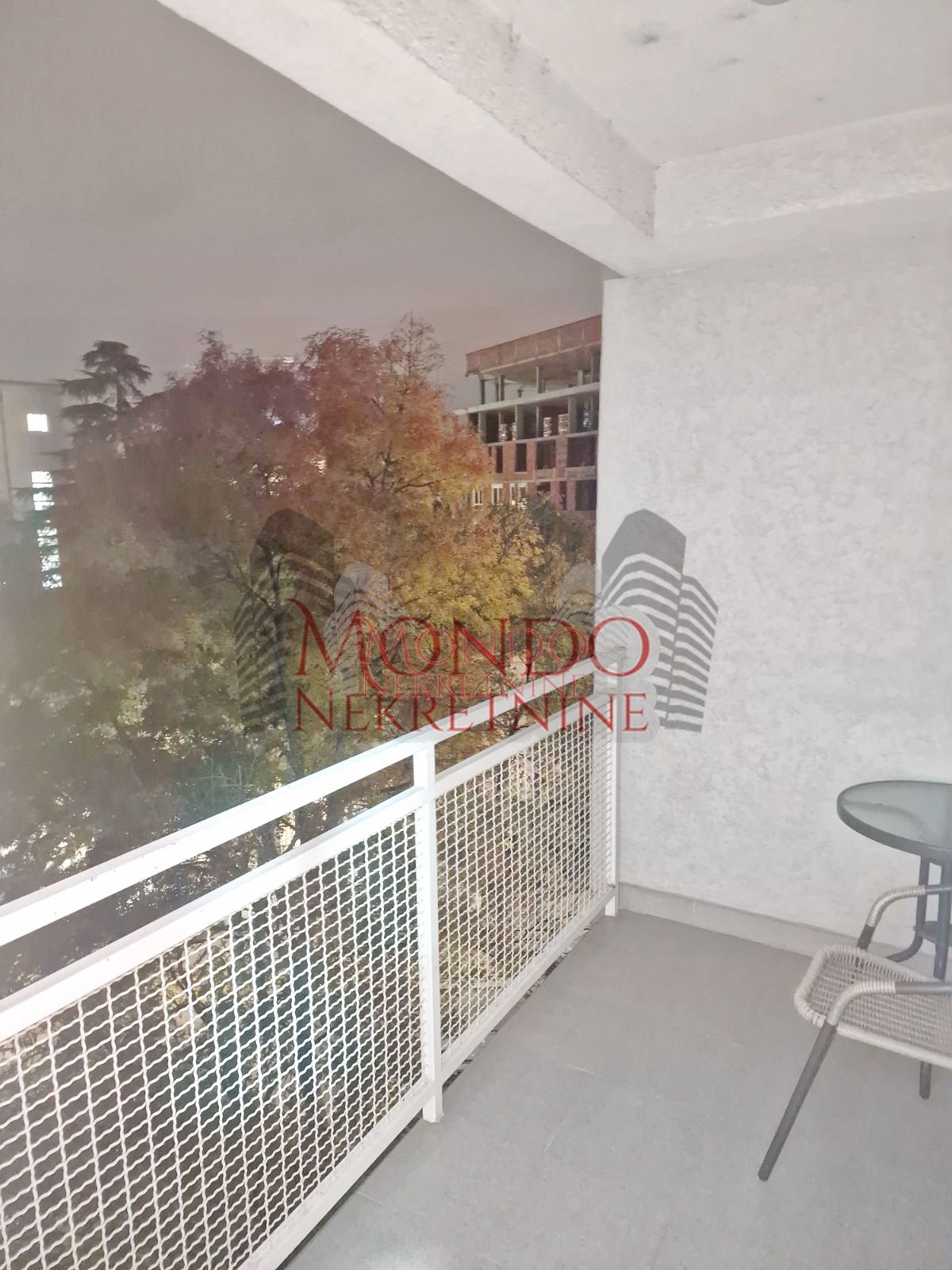 Jednoiposoban stan kod Filozofskog fakulteta