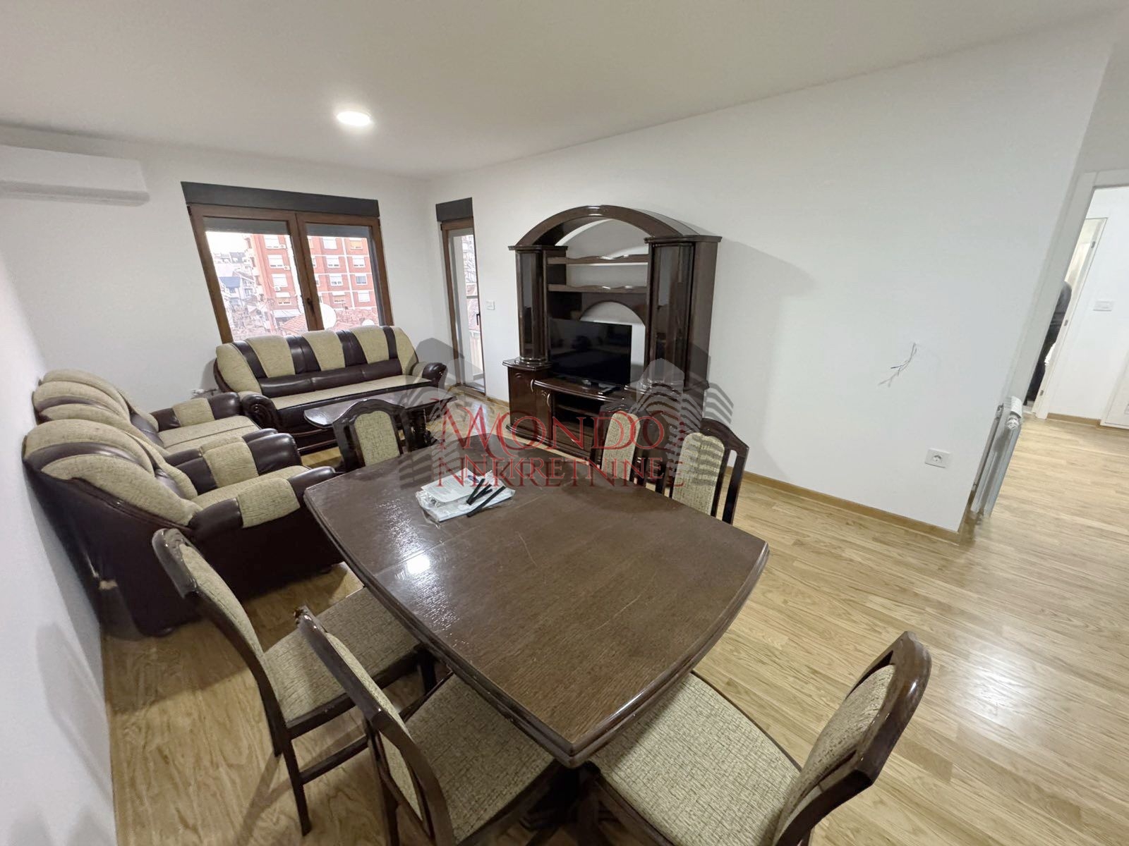 Dvoiposoban nov stan sa parking mestom  u blizini Doma zdravlja