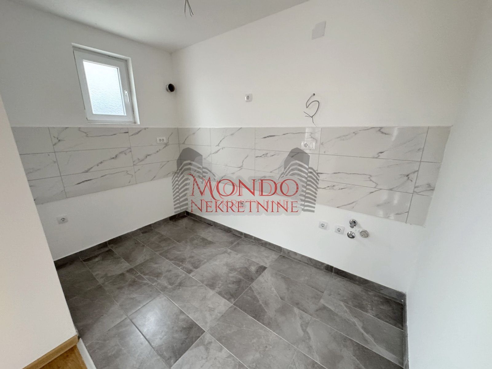 Dvoiposoban nov neuseljavan stan na Panteleju, Gornjomatejevacka