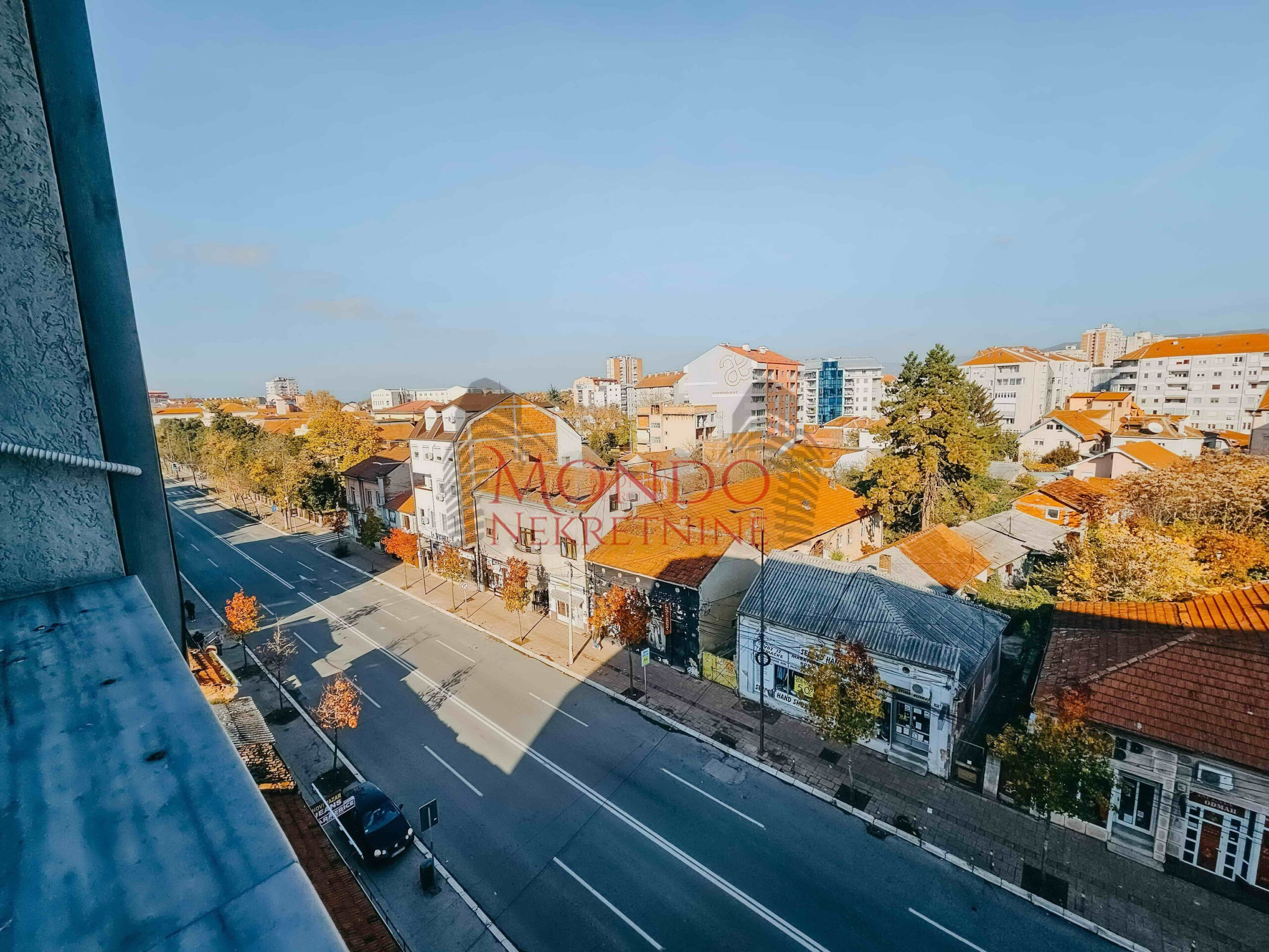 Dvoiposoban stan u novoj zgradi na Crvenom pevcu