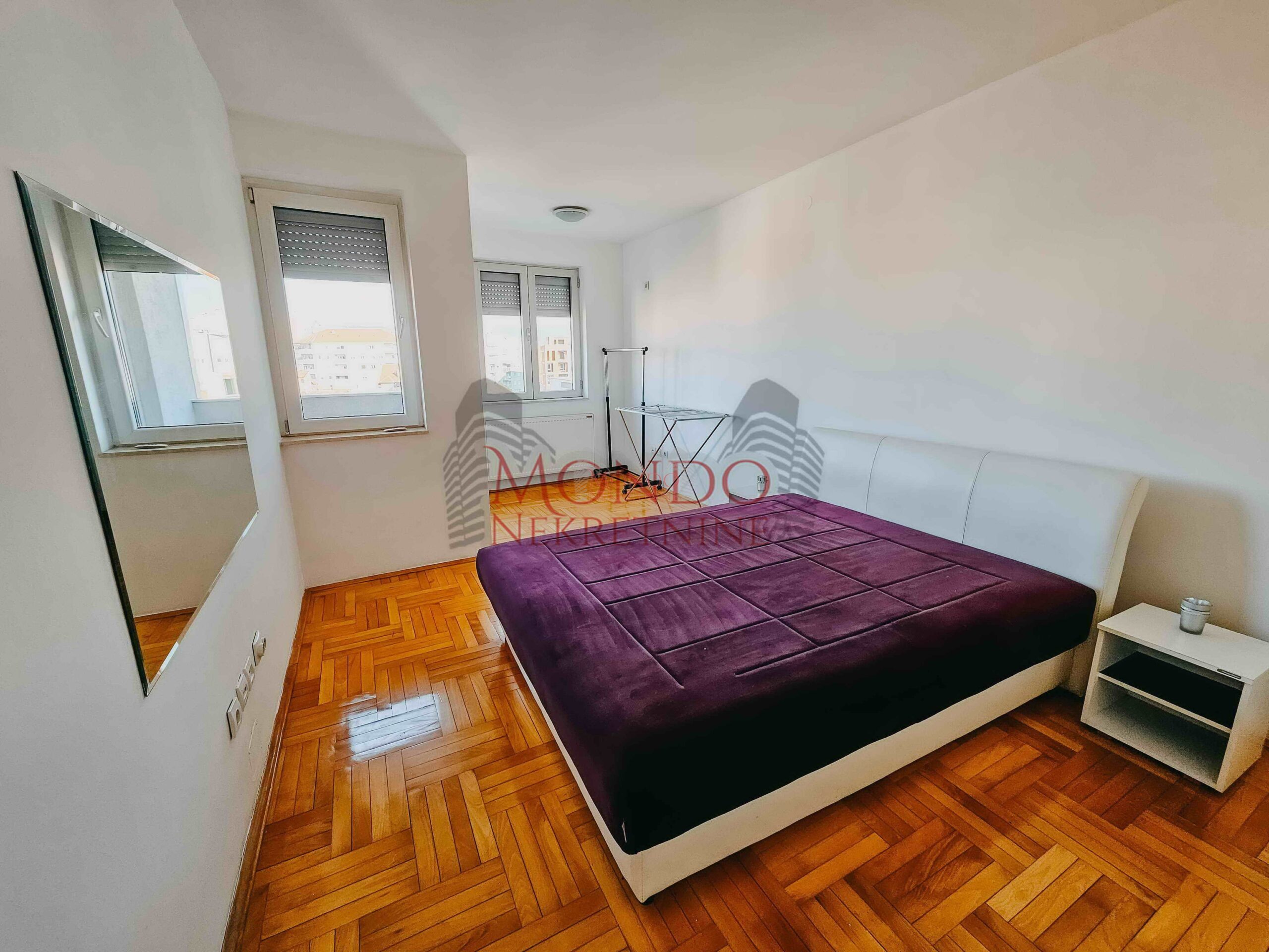 Dvoiposoban stan u novoj zgradi na Crvenom pevcu