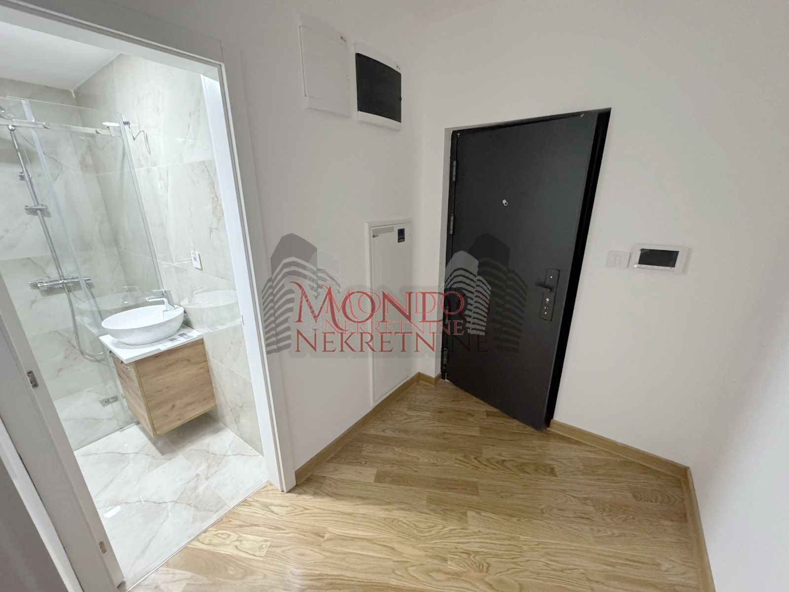 Cetvorosoban nov stan u centru grada kod Doma zdravlja