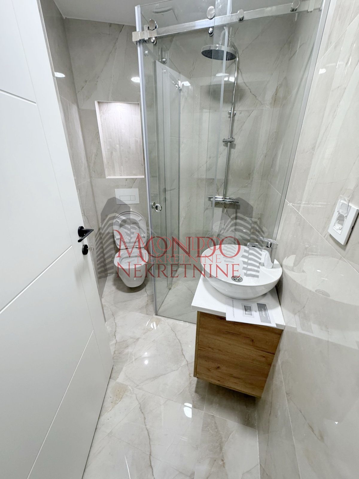 Cetvorosoban nov stan u centru grada kod Doma zdravlja