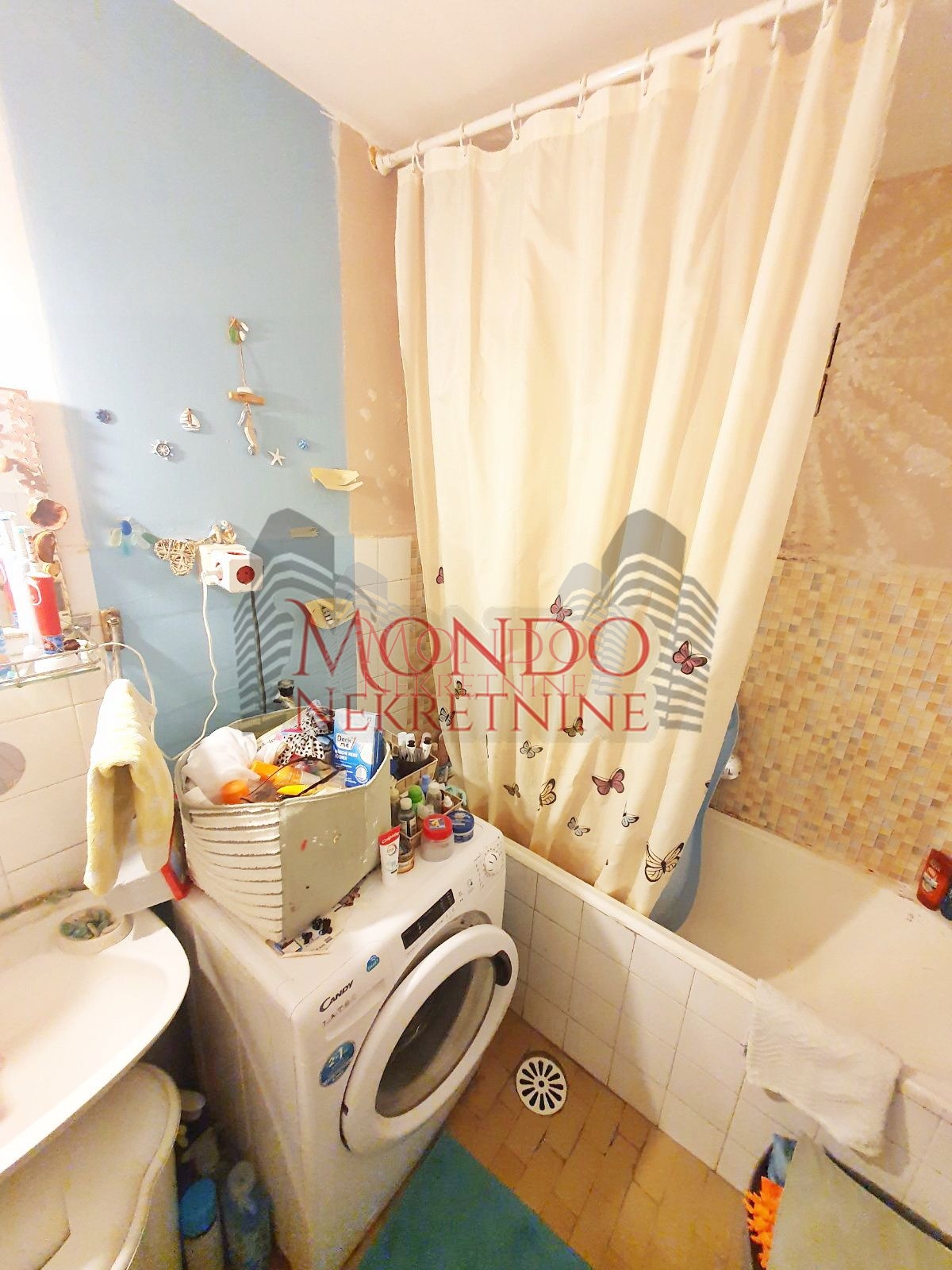 Trosoban stan u centru, cg, Niš