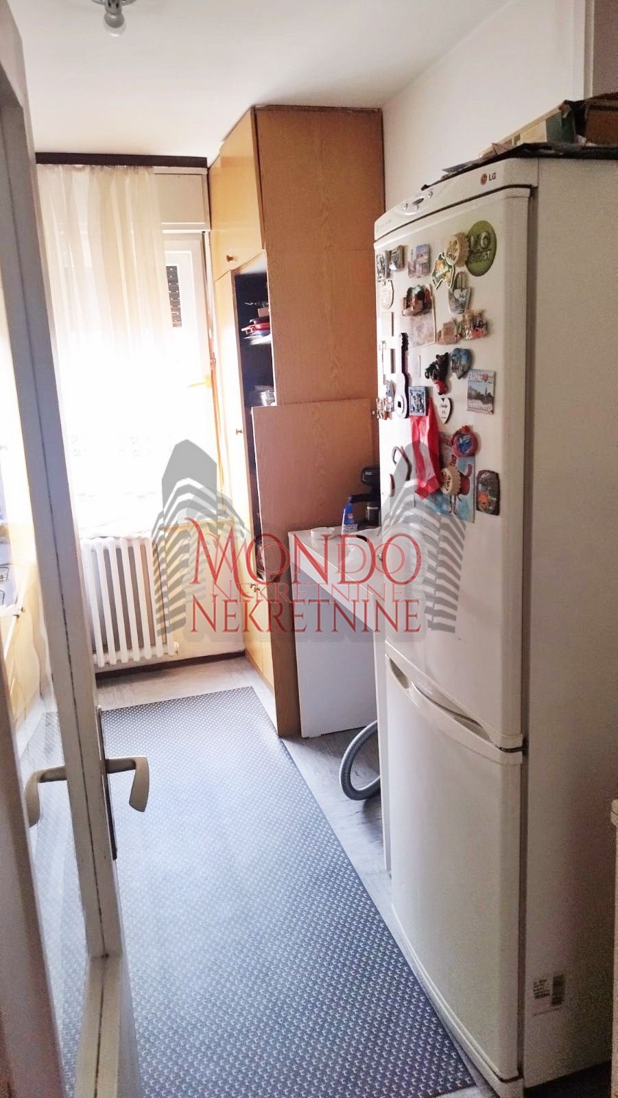 Prodaje se četvorosoban vojni stan na Trošarini