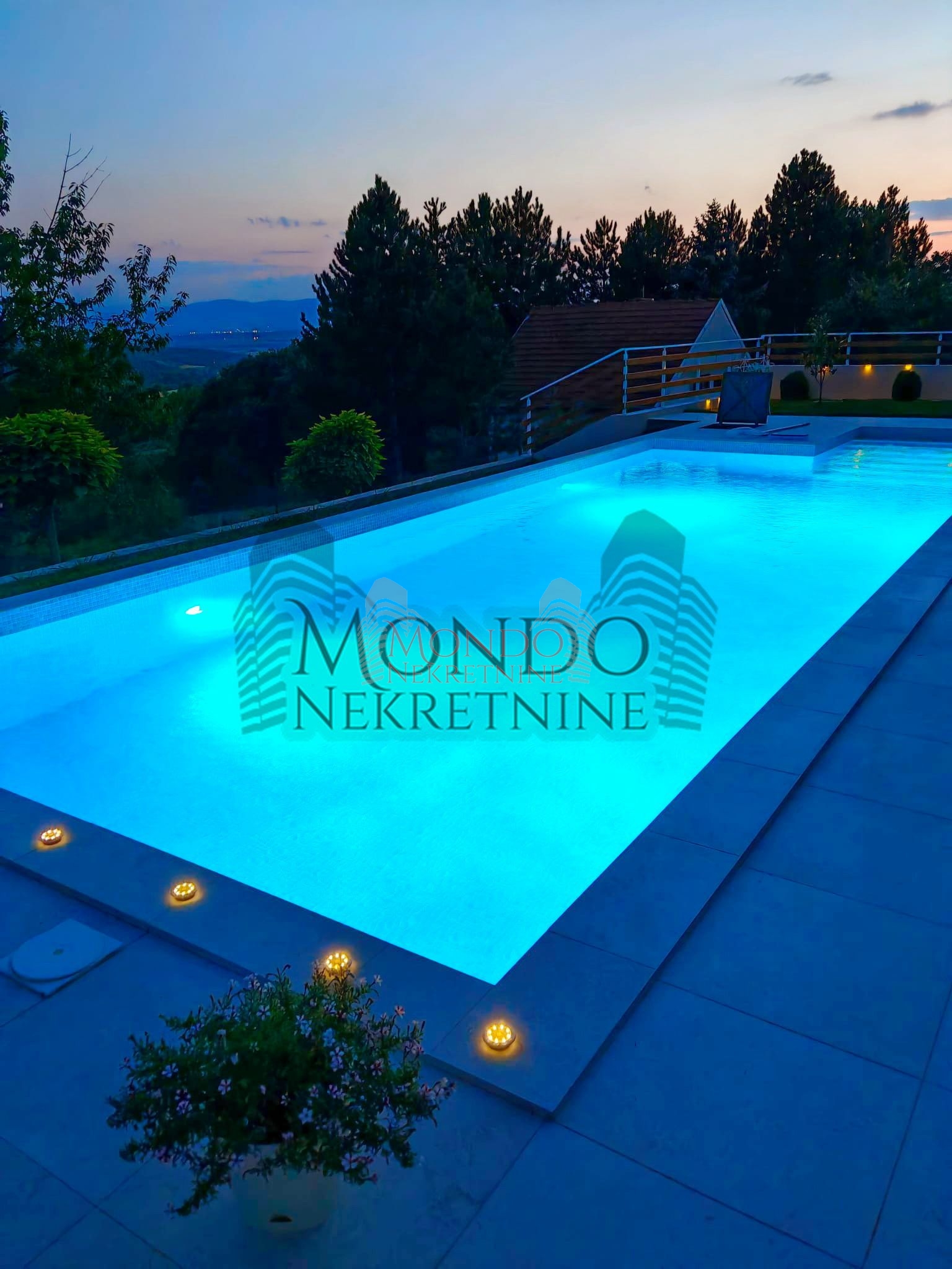 Nova kuca sa bazenom, naselje put za Donje Vlase