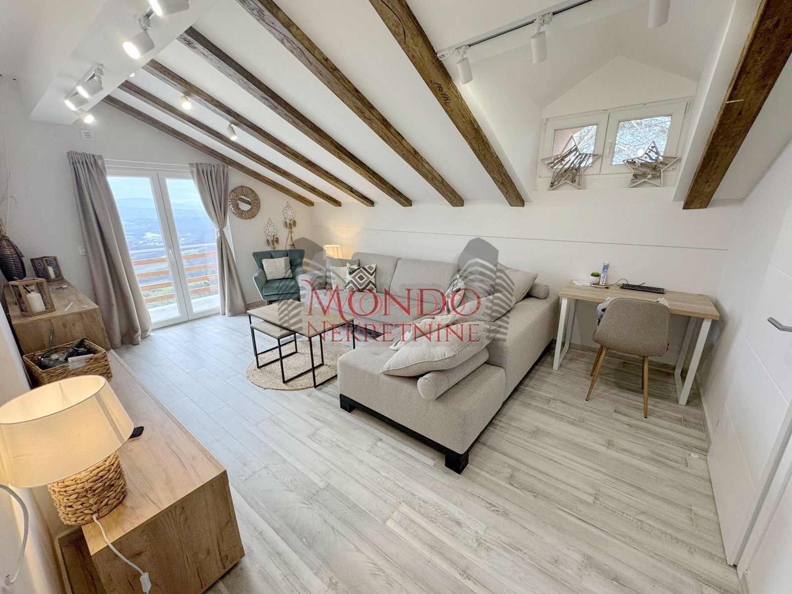 Nova kuca sa bazenom, naselje put za Donje Vlase