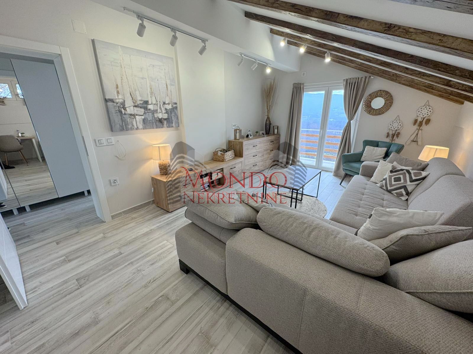 Nova kuca sa bazenom, naselje put za Donje Vlase