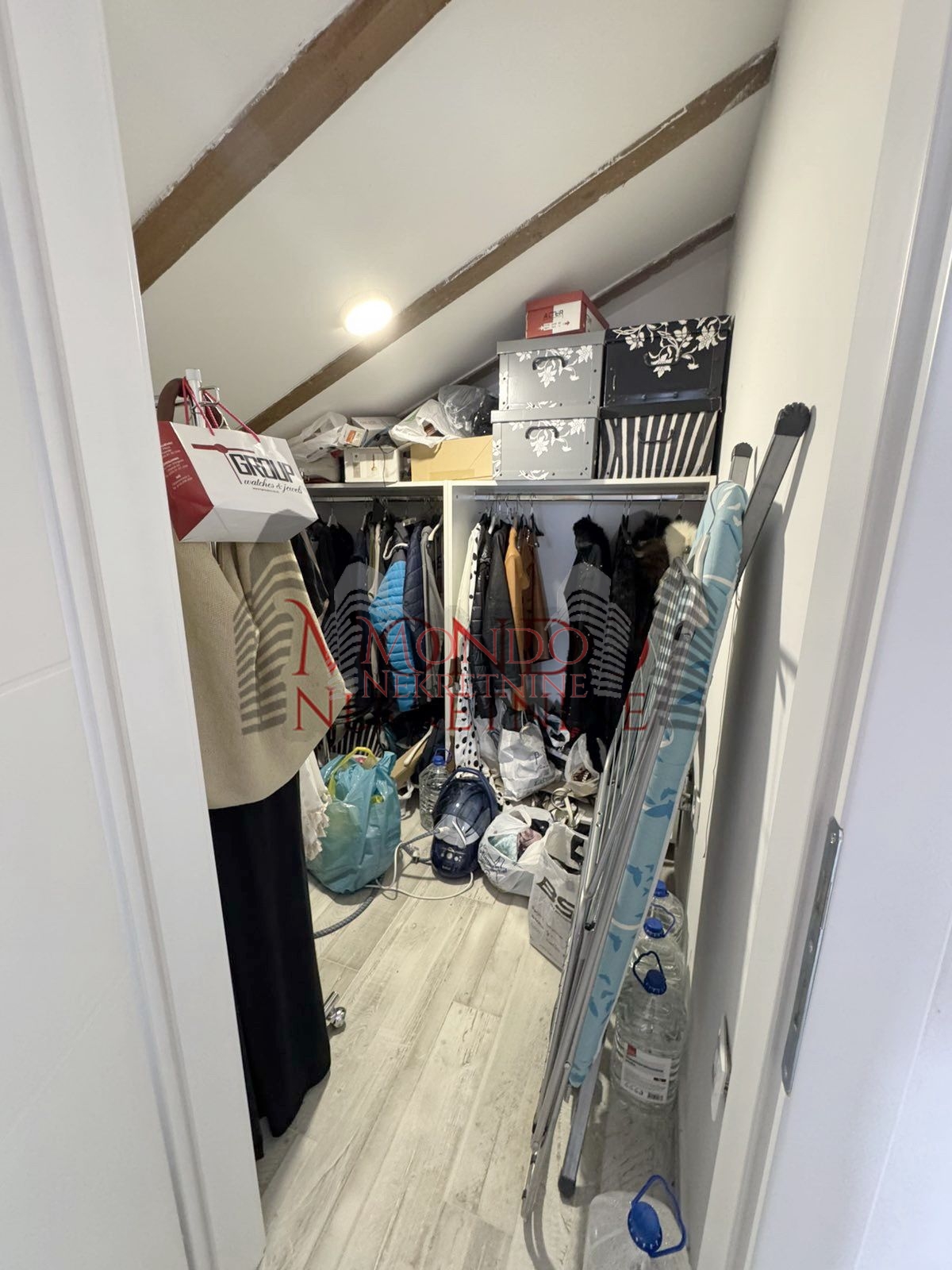 Nova kuca sa bazenom, naselje put za Donje Vlase