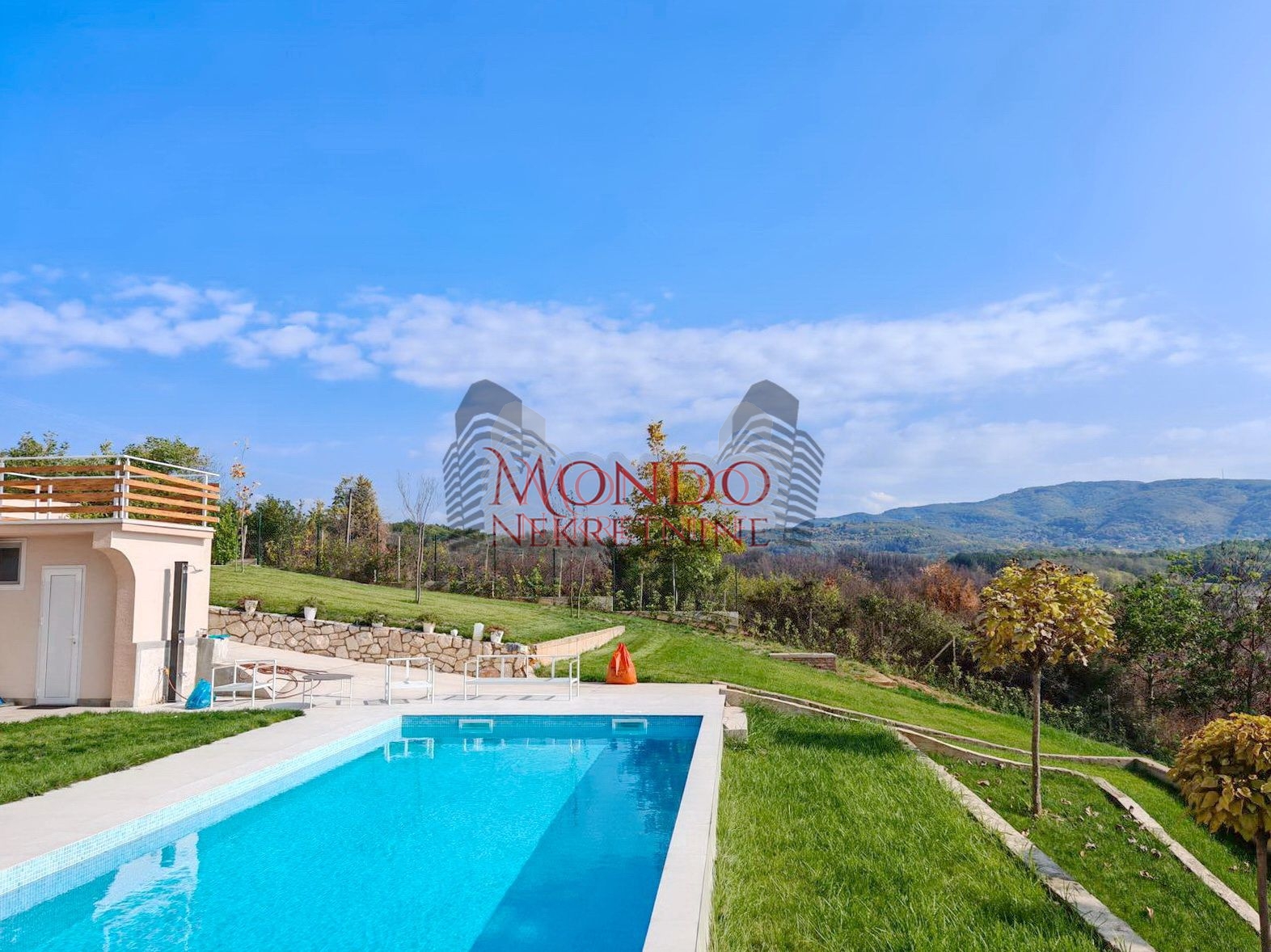 Nova kuca sa bazenom, naselje put za Donje Vlase