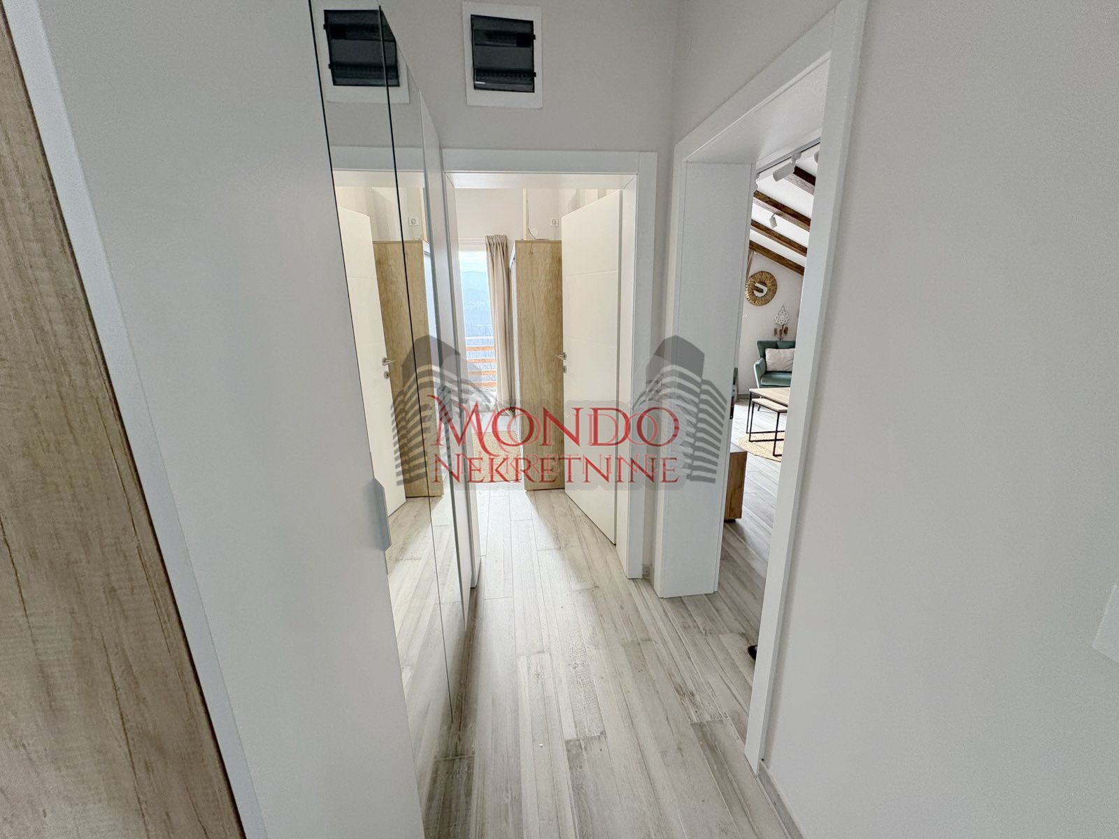 Nova kuca sa bazenom, naselje put za Donje Vlase