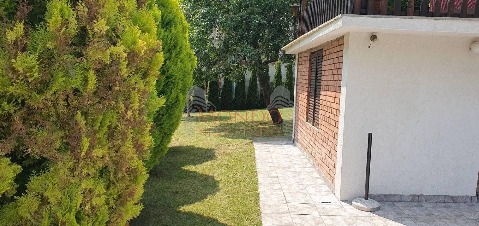 Na prodaju vikendica u vikend naselju Sicevo sa pogledon na klisuru