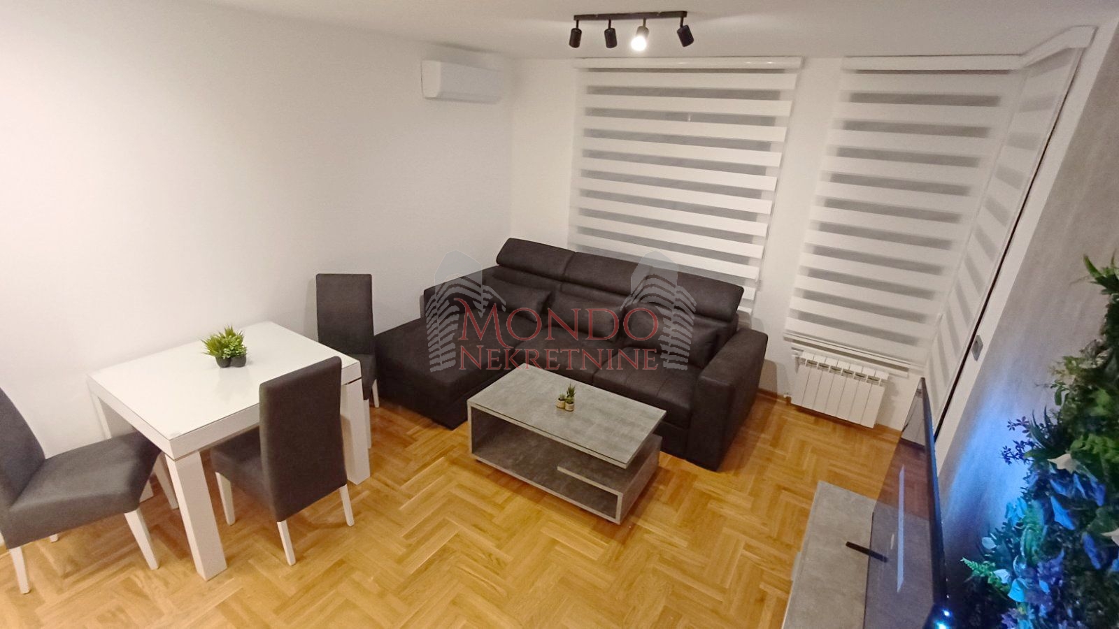 Jednoiposban stan u novoj zgradi preko puta parka Cair, garaza