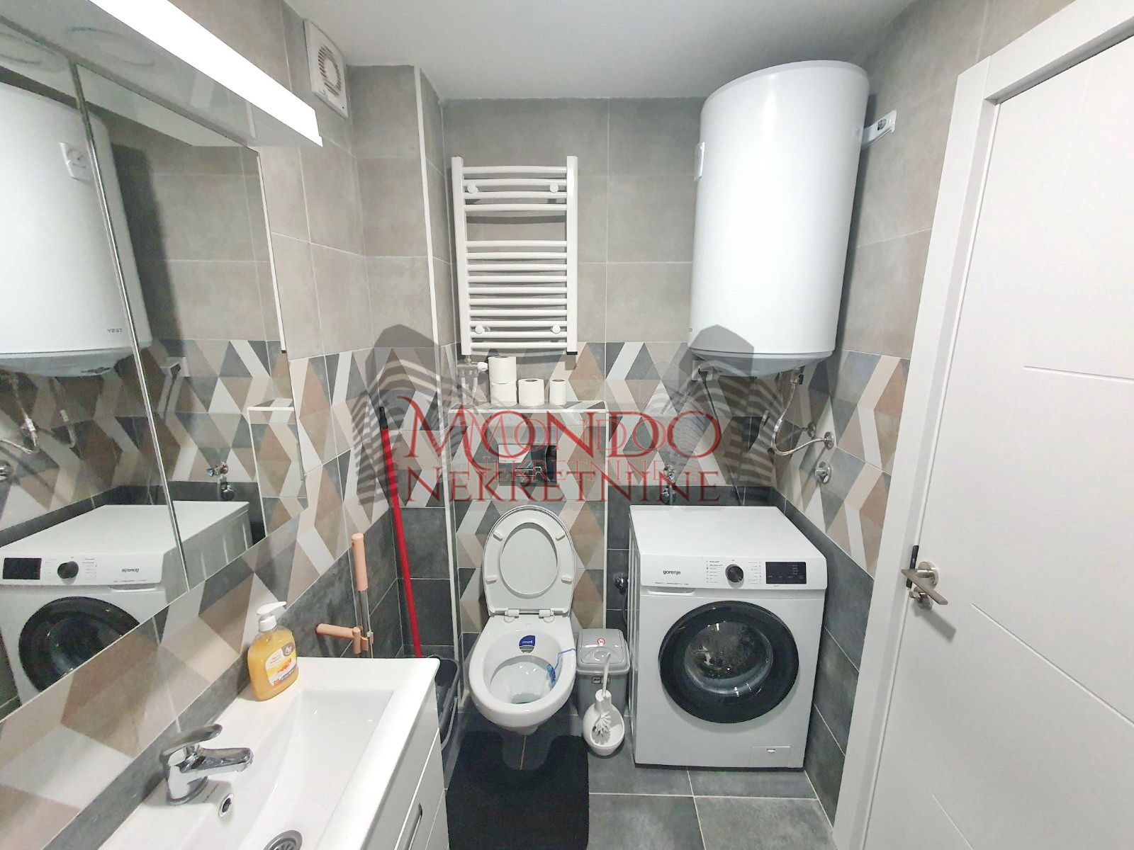 Jednoiposoban stan kod Čaira u  naselju “Vagres City”.