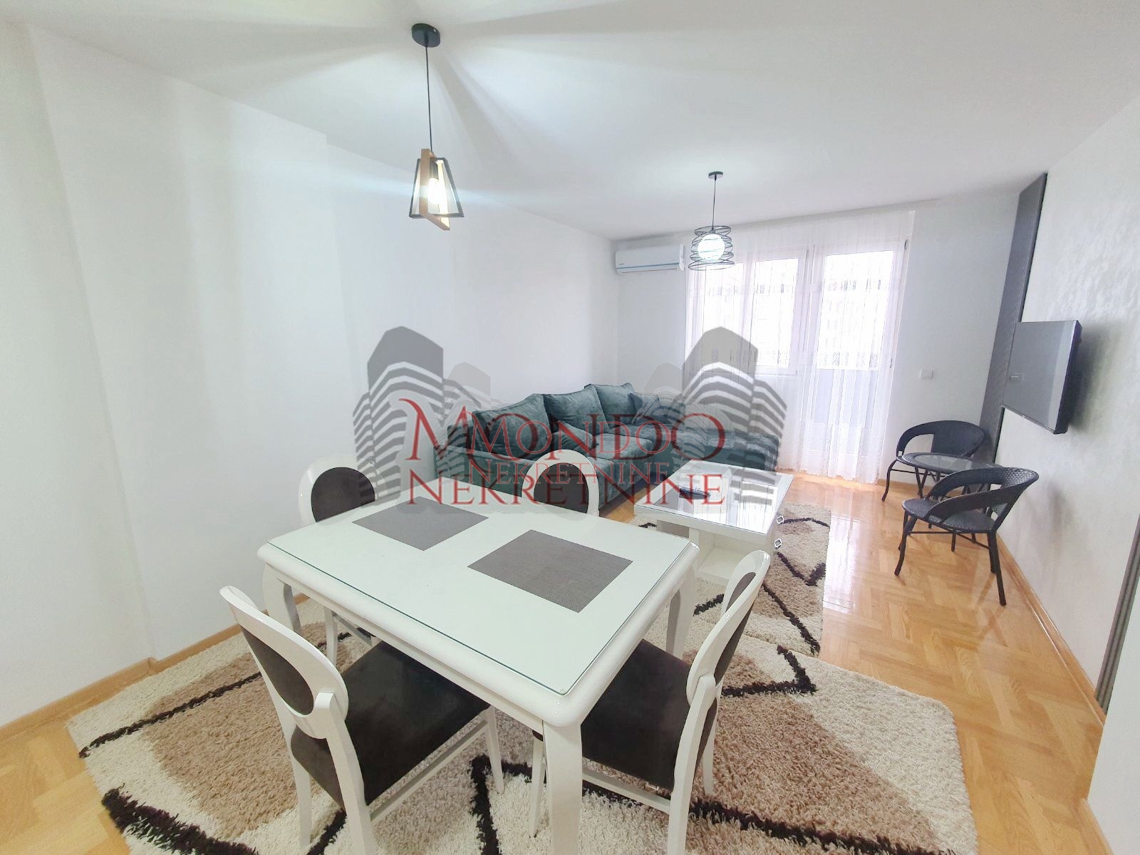 Jednoiposoban stan kod Čaira u  naselju “Vagres City”.