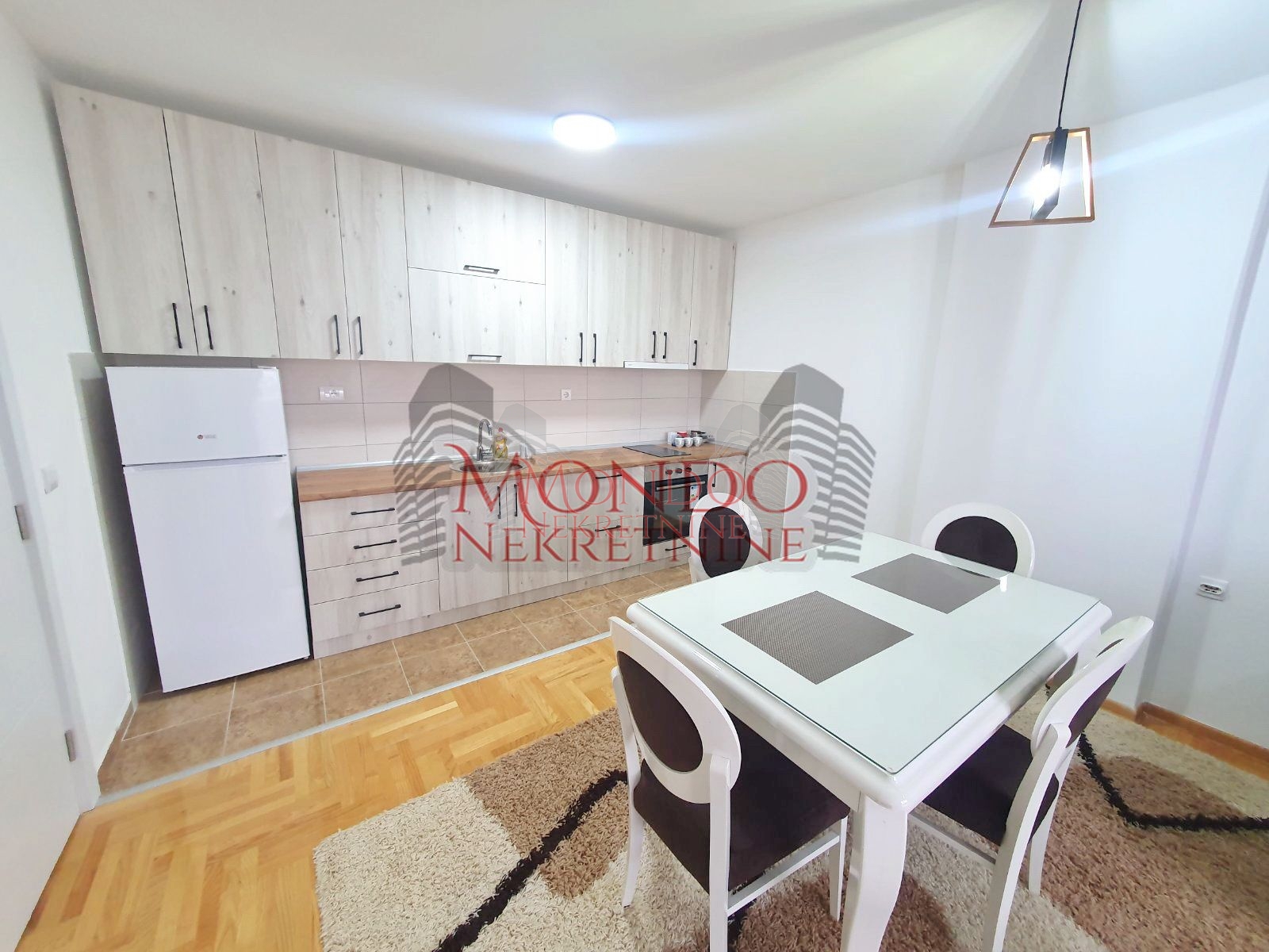 Jednoiposoban stan kod Čaira u  naselju “Vagres City”.